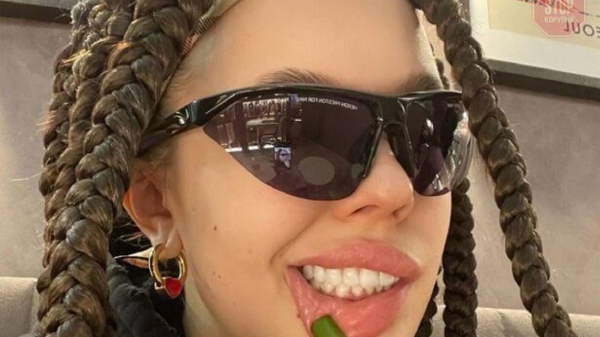 Блогерка з РФ Інстасамка вигнала відвідувача з концерту у Києві (відео)