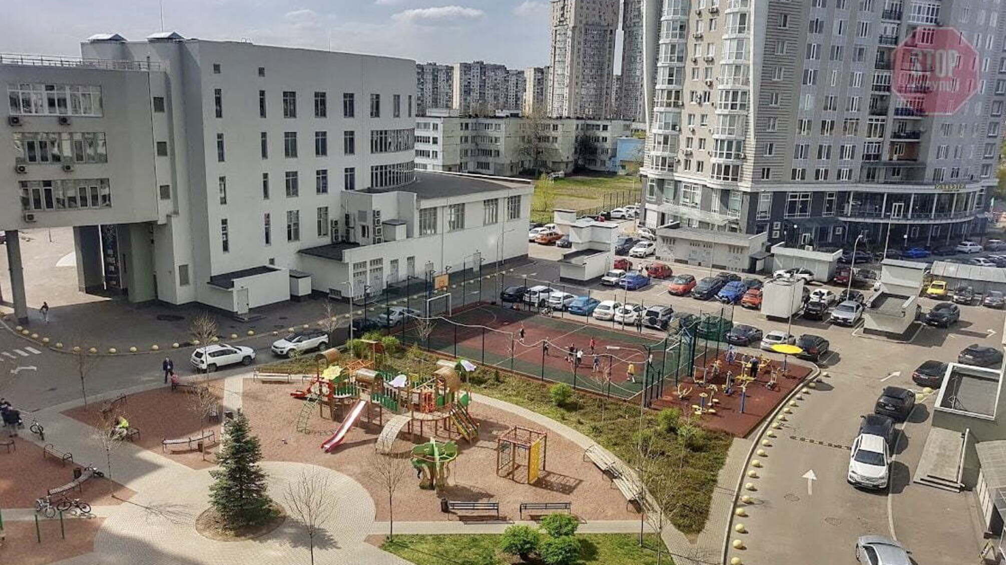 Рейдерство у Києві: скандальна управляюча компанія захоплює черговий ЖК