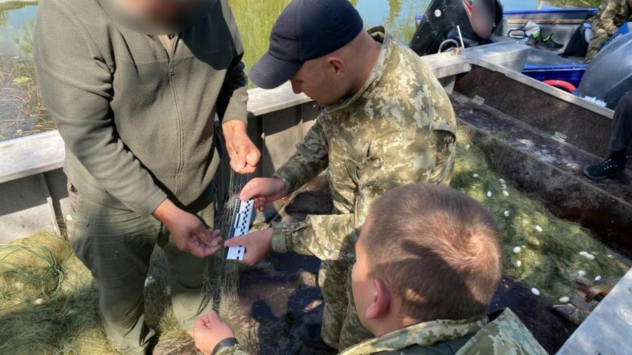 Водна поліція викрила на Дністровському лимані двох браконьєрів