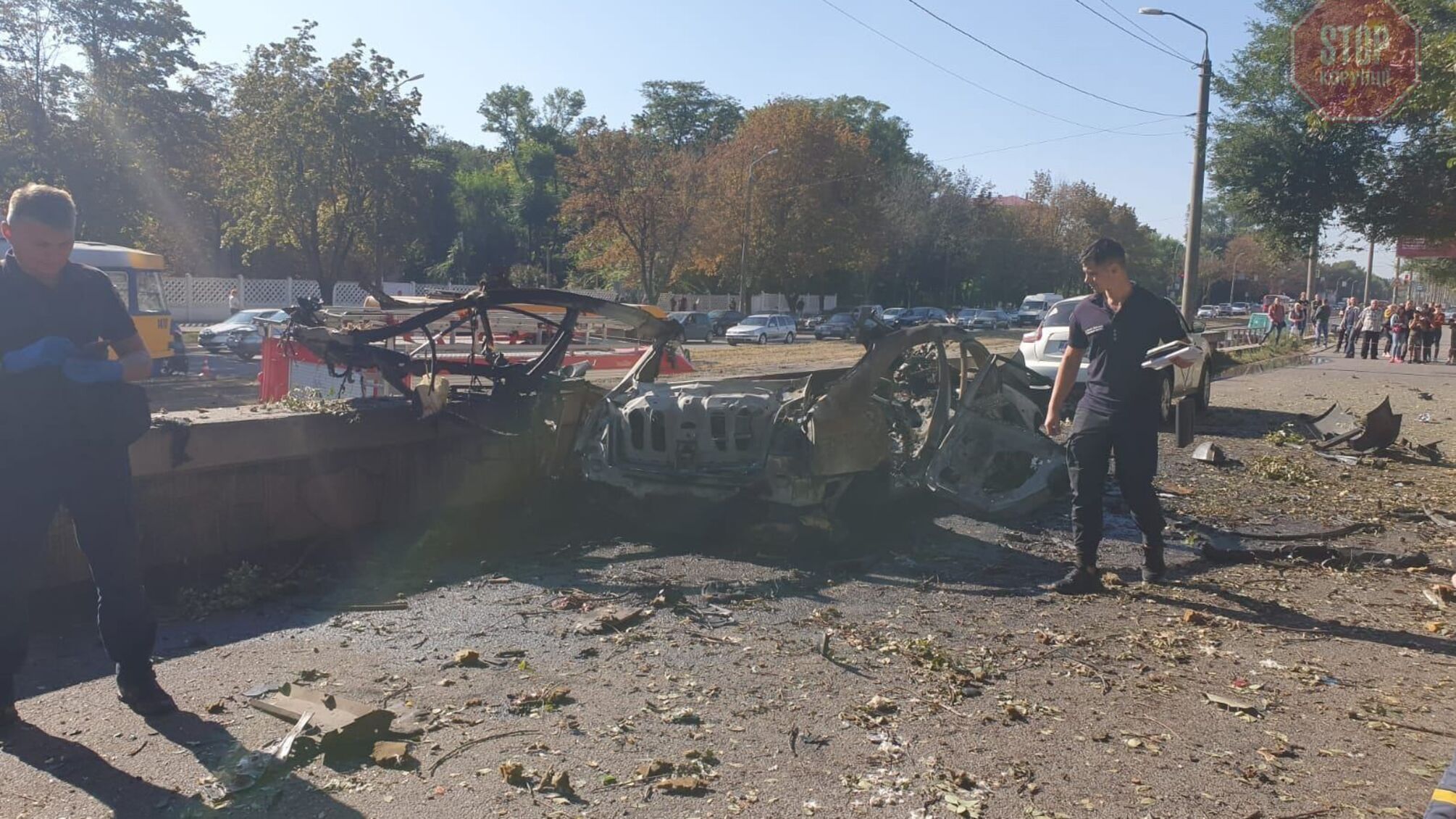 В Днепре взорвался автомобиль, в котором находились два человека