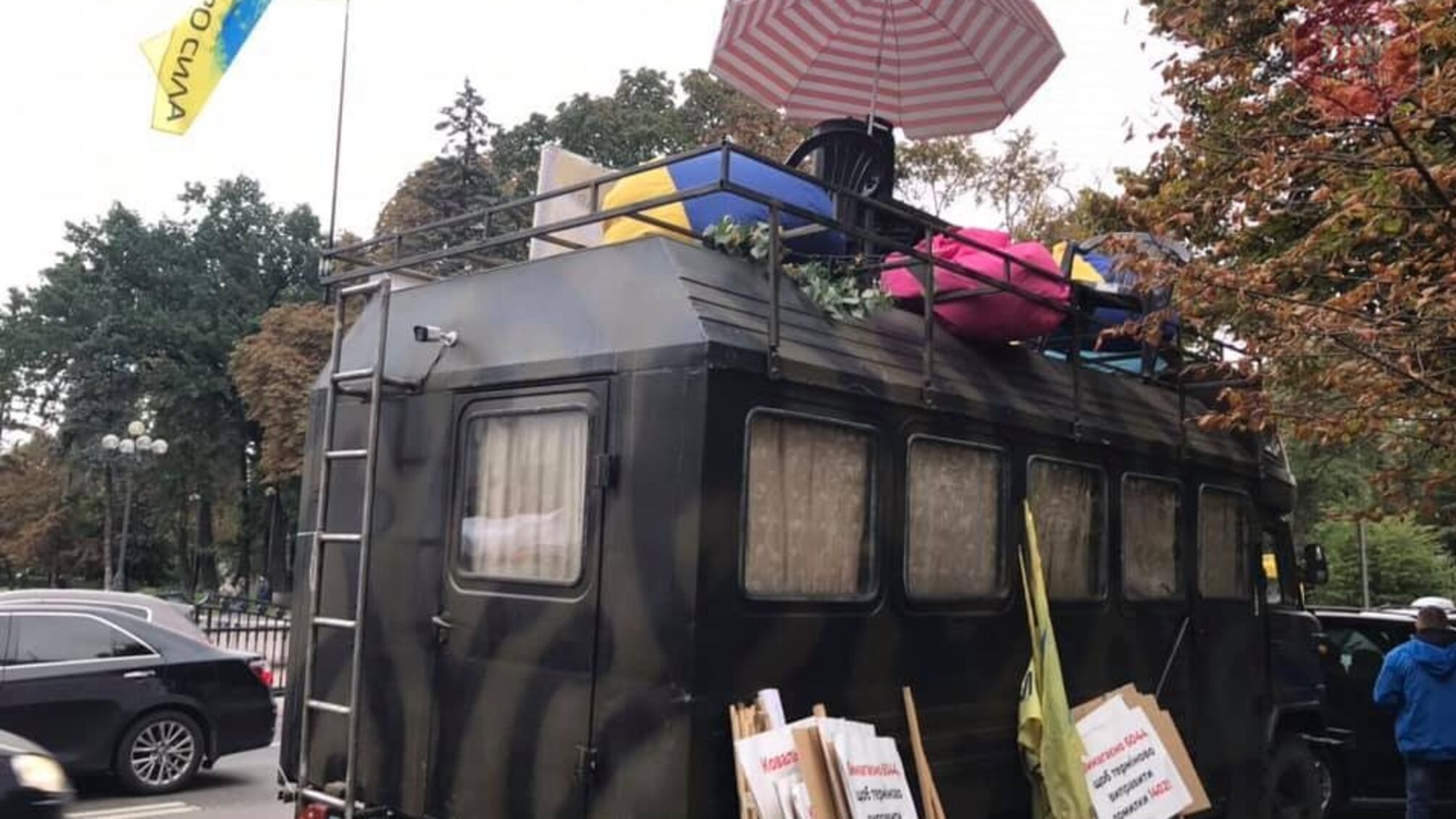 «Євробляхери» та SaveФОП збираються на мітинг під Верховною Радою