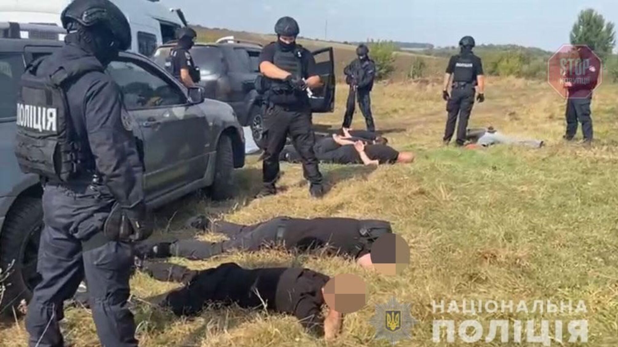 В Виннице 16 вооруженных рейдеров пытались силой отобрать урожай (фото)