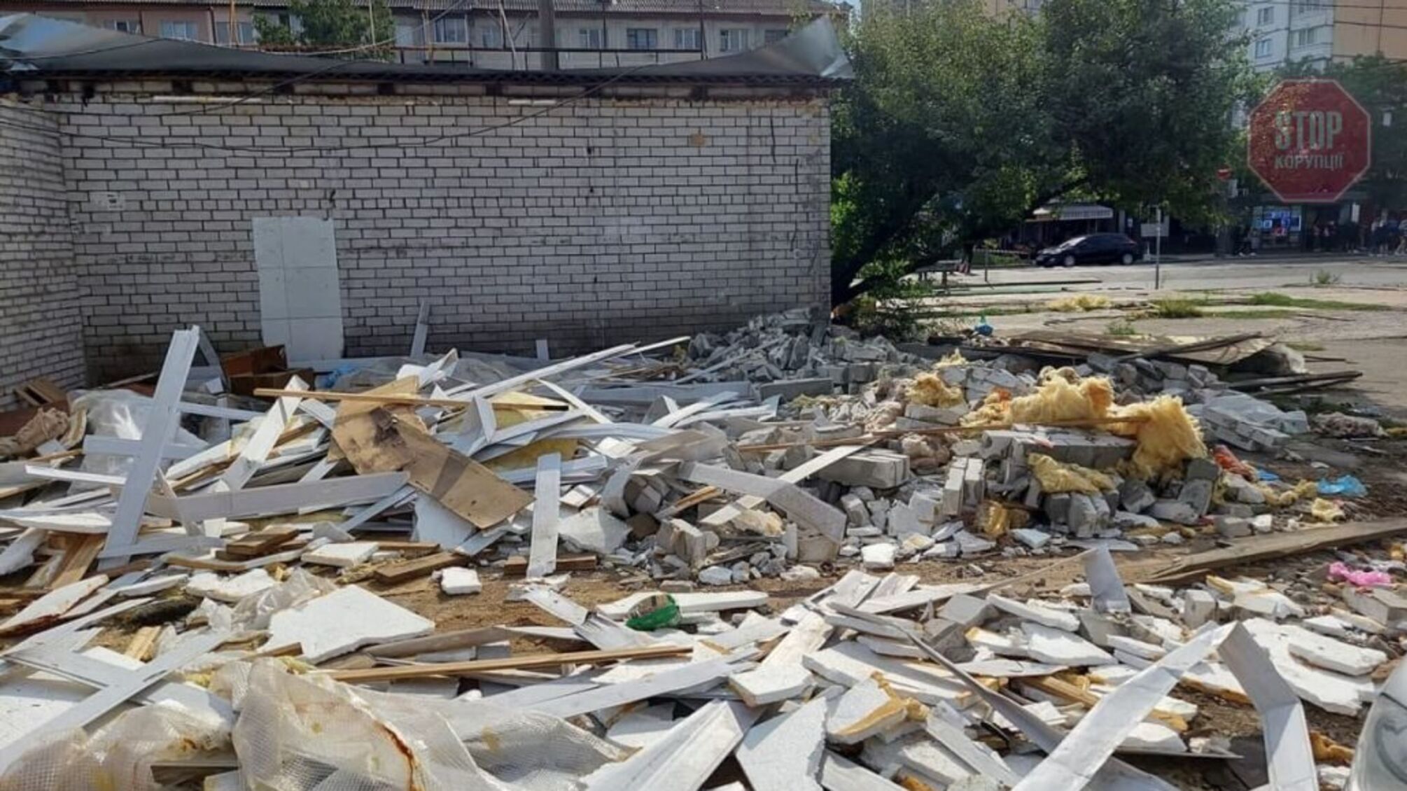 Ринок «Юність» у Києві остаточно знесли бульдозерами (фото)