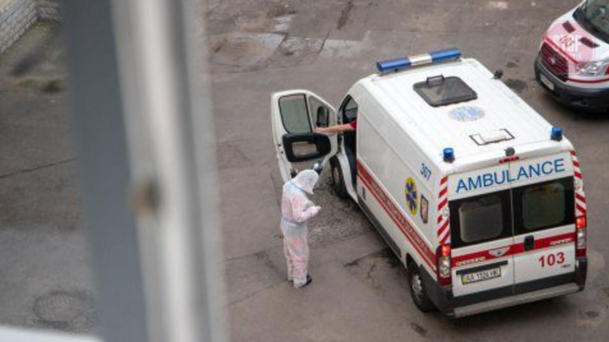 За добу коронавірусом інфікувалося 2075 людей, померло від COVID — 44