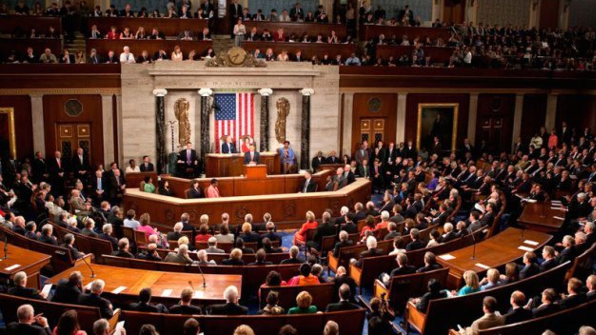 Палата представників США ухвалила законопроєкт, який має відвернути дефолт