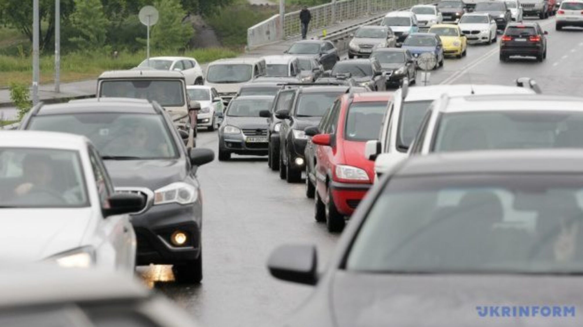 Поліцейські автомобілі-«фантоми» виїдуть на українські дороги до кінця року