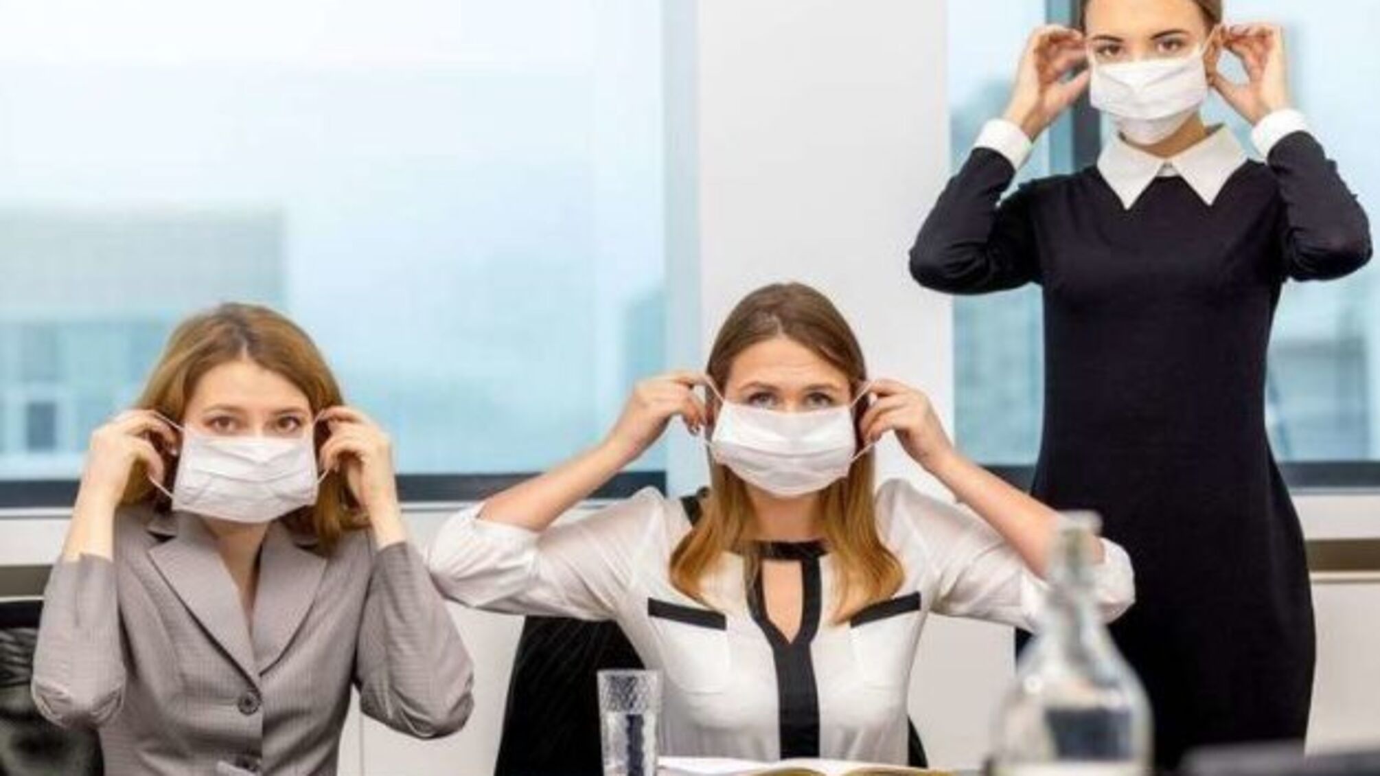 Литва відновлює обов’язковий масковий режим