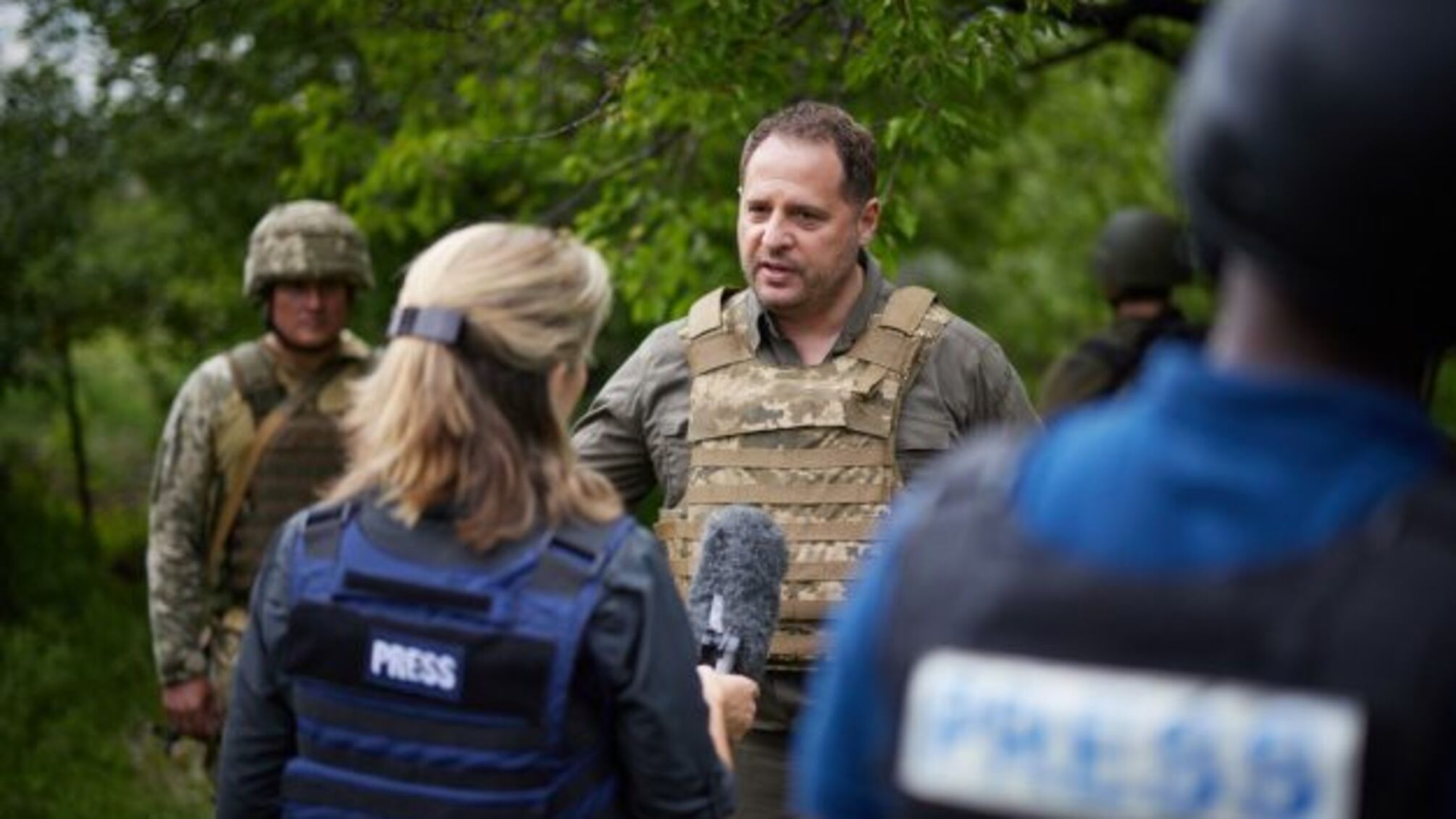 Зараз не час говорити про миротворців ООН на сході України - Єрмак