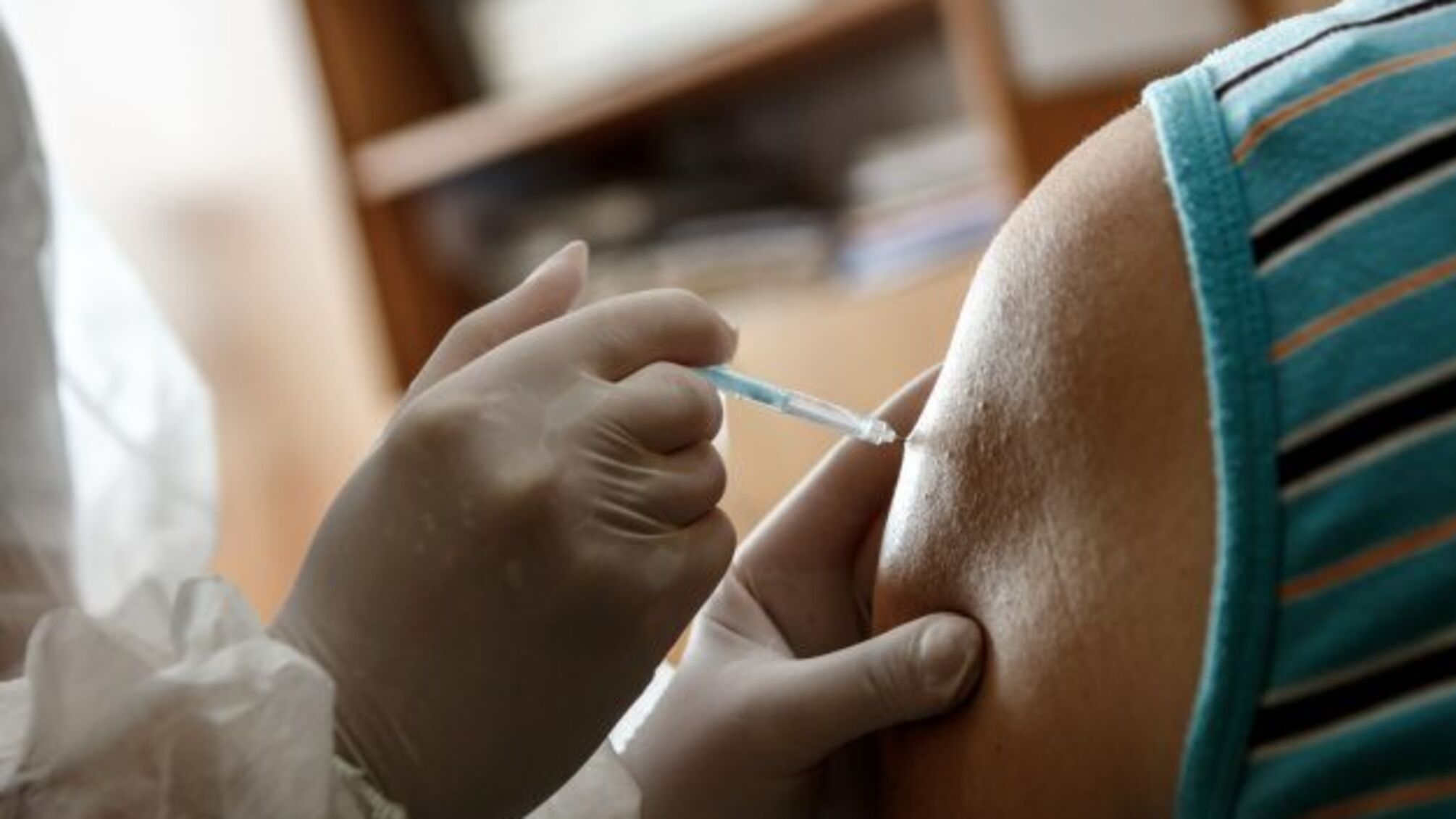 В Україні найменший відсоток вакцинованих серед осіб старше 80 років