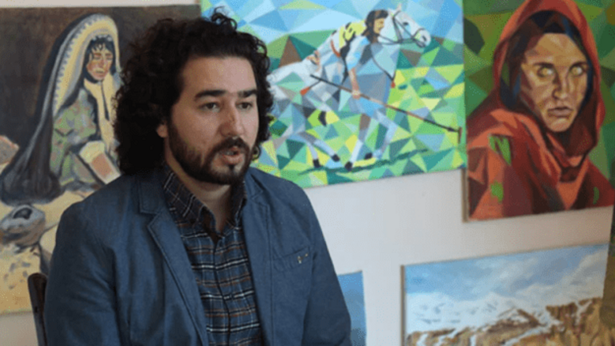 У Кабулі таліби замальовують мурали і поверх пишуть релігійні гасла