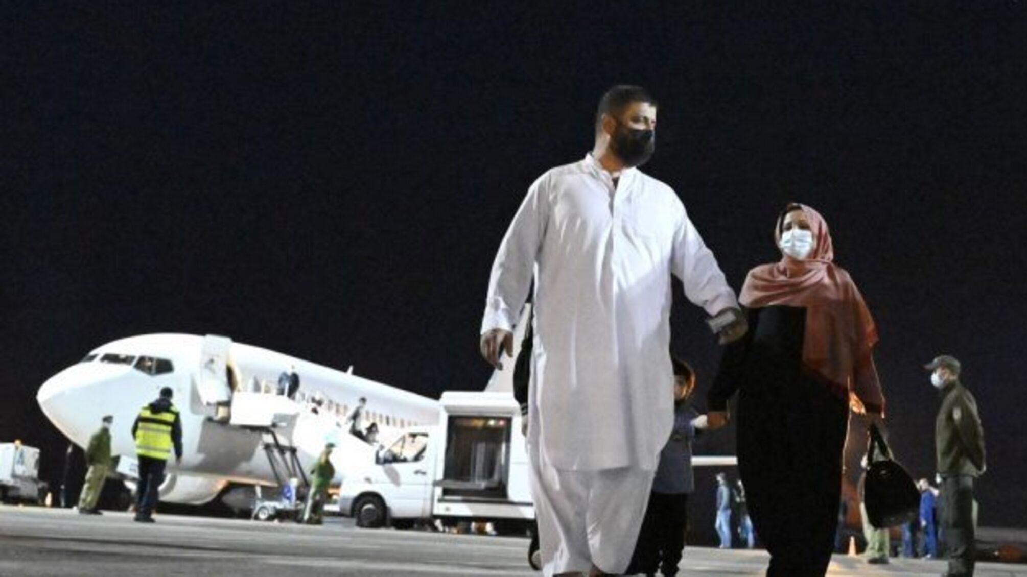 Україна допомогла евакуювати з Афганістану понад 700 людей