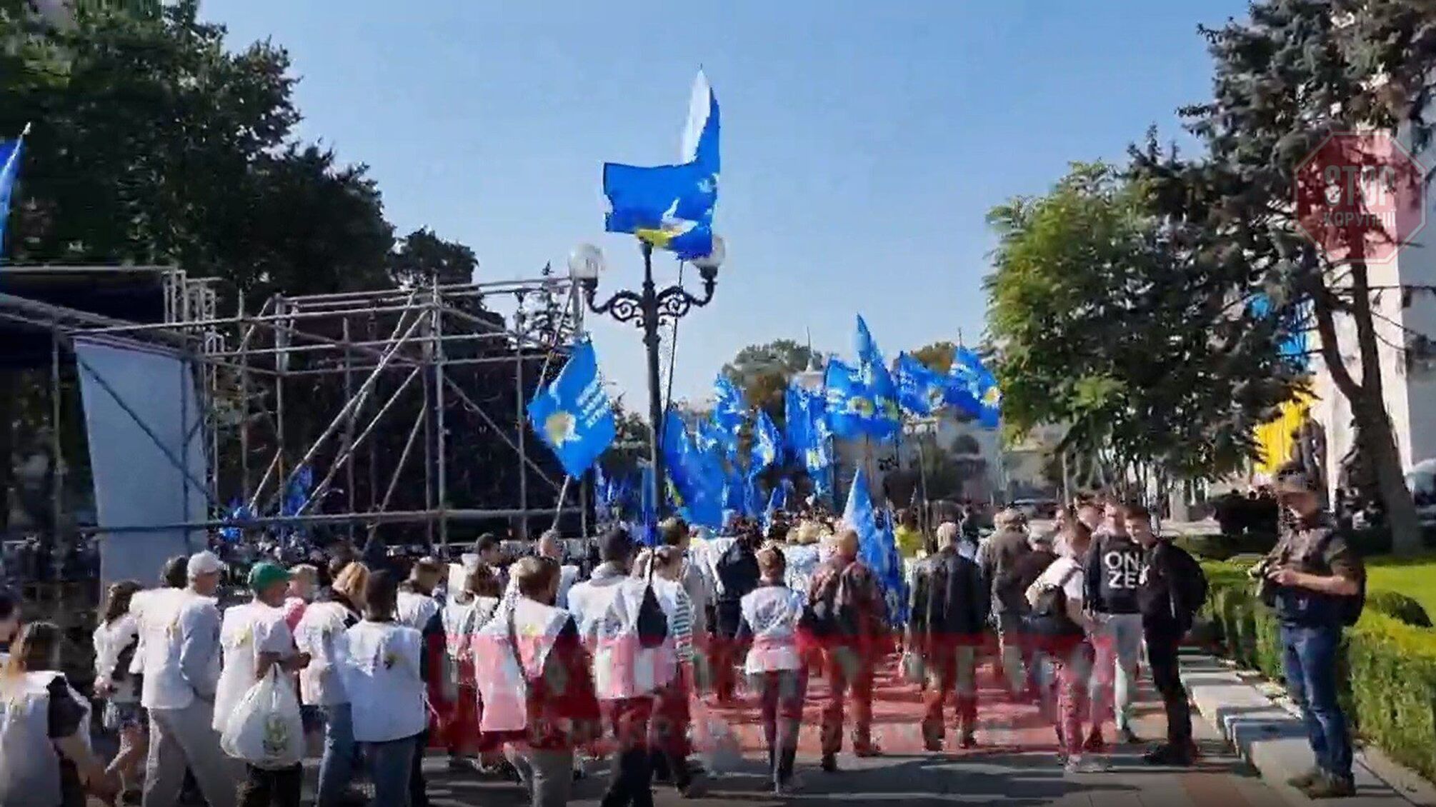 ОПЗЖ готується до багатотисячного страйку під парламентом — ЗМІ