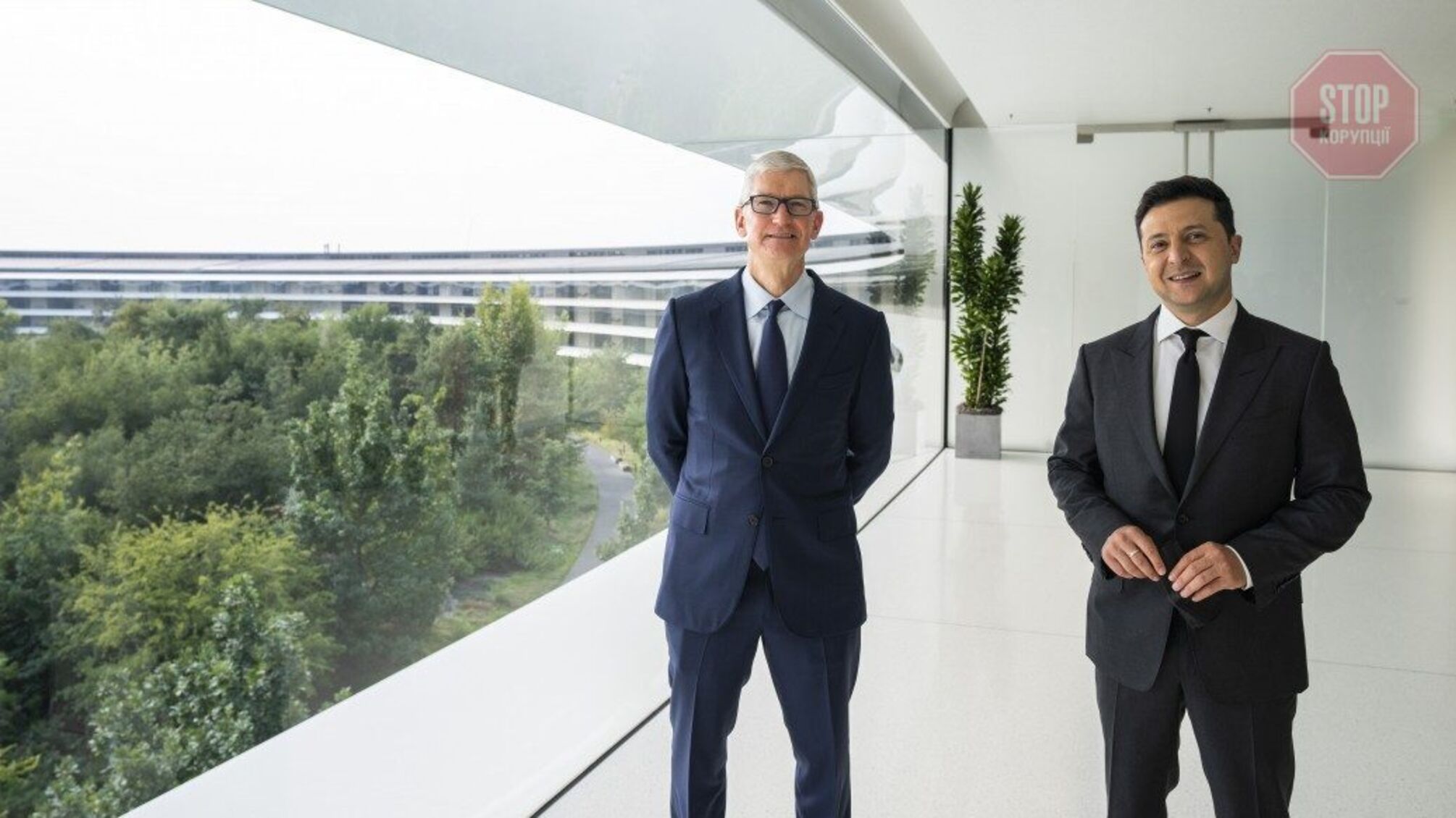 Зеленский встретился с генеральным директором Apple Тимом Куком