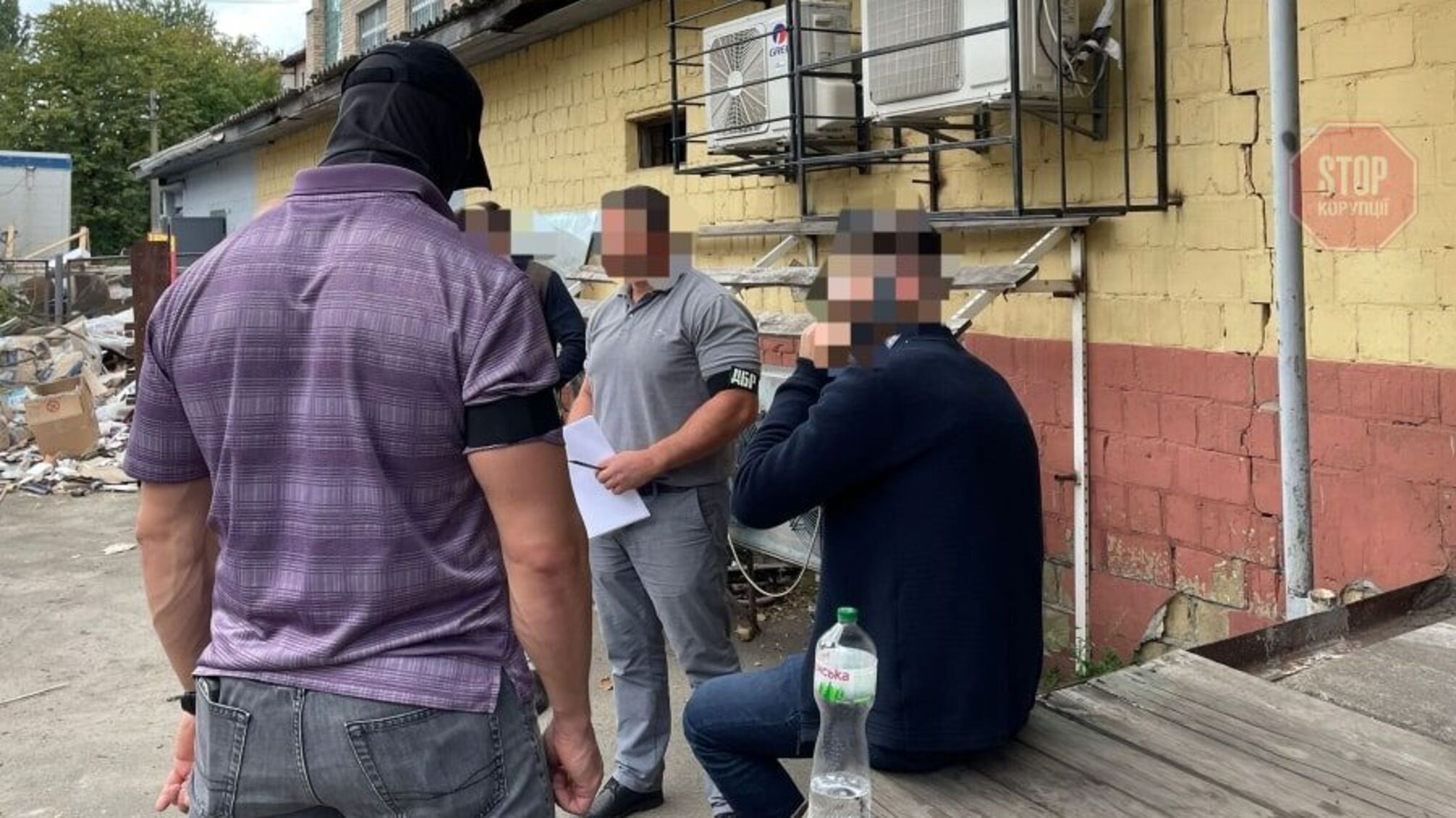 Співробітників ДФС викрили на хабарі