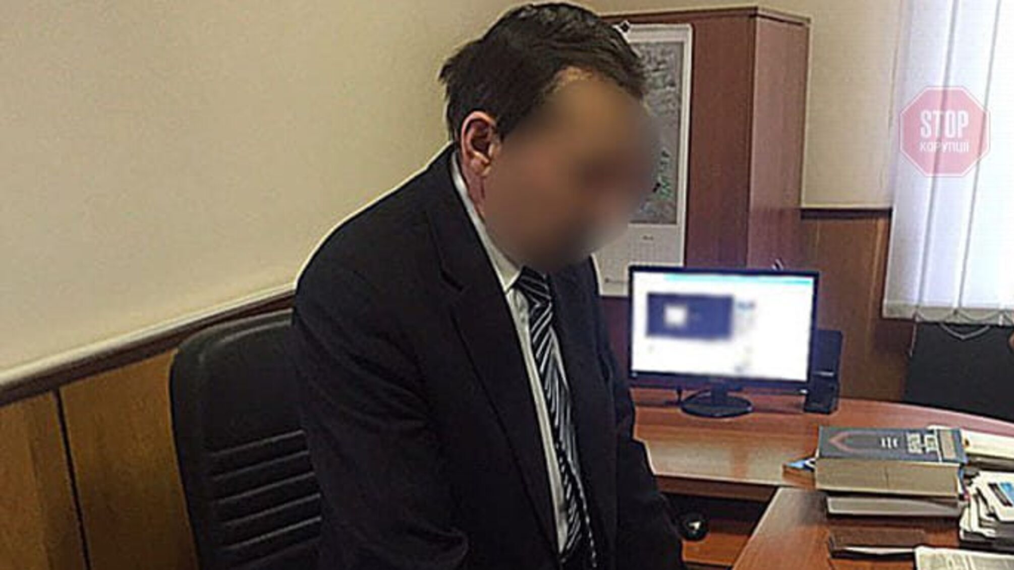 Екссуддя отримав 6 років в'язниці за доларовий хабар