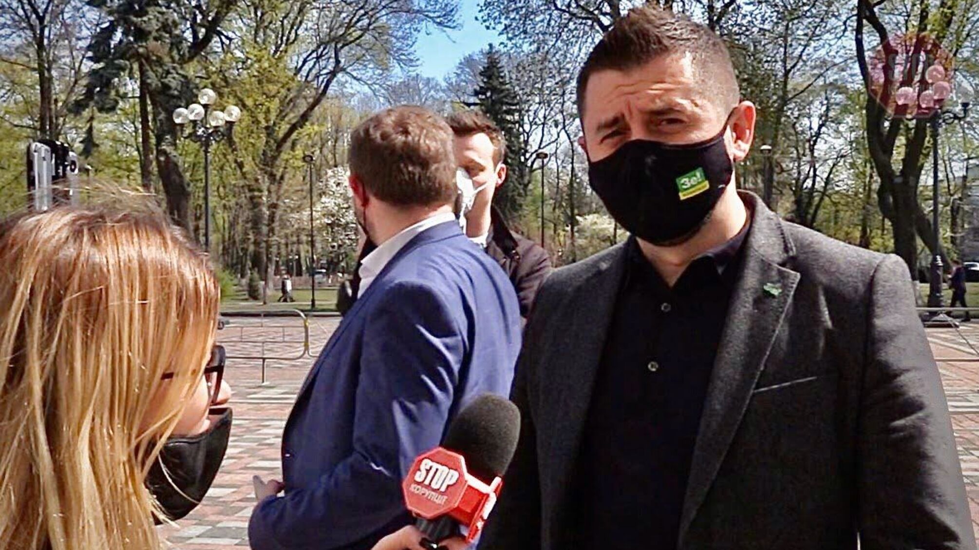 Подвійний удар по Разумкову: Арахамія подав ще одне звернення про відставку спікера