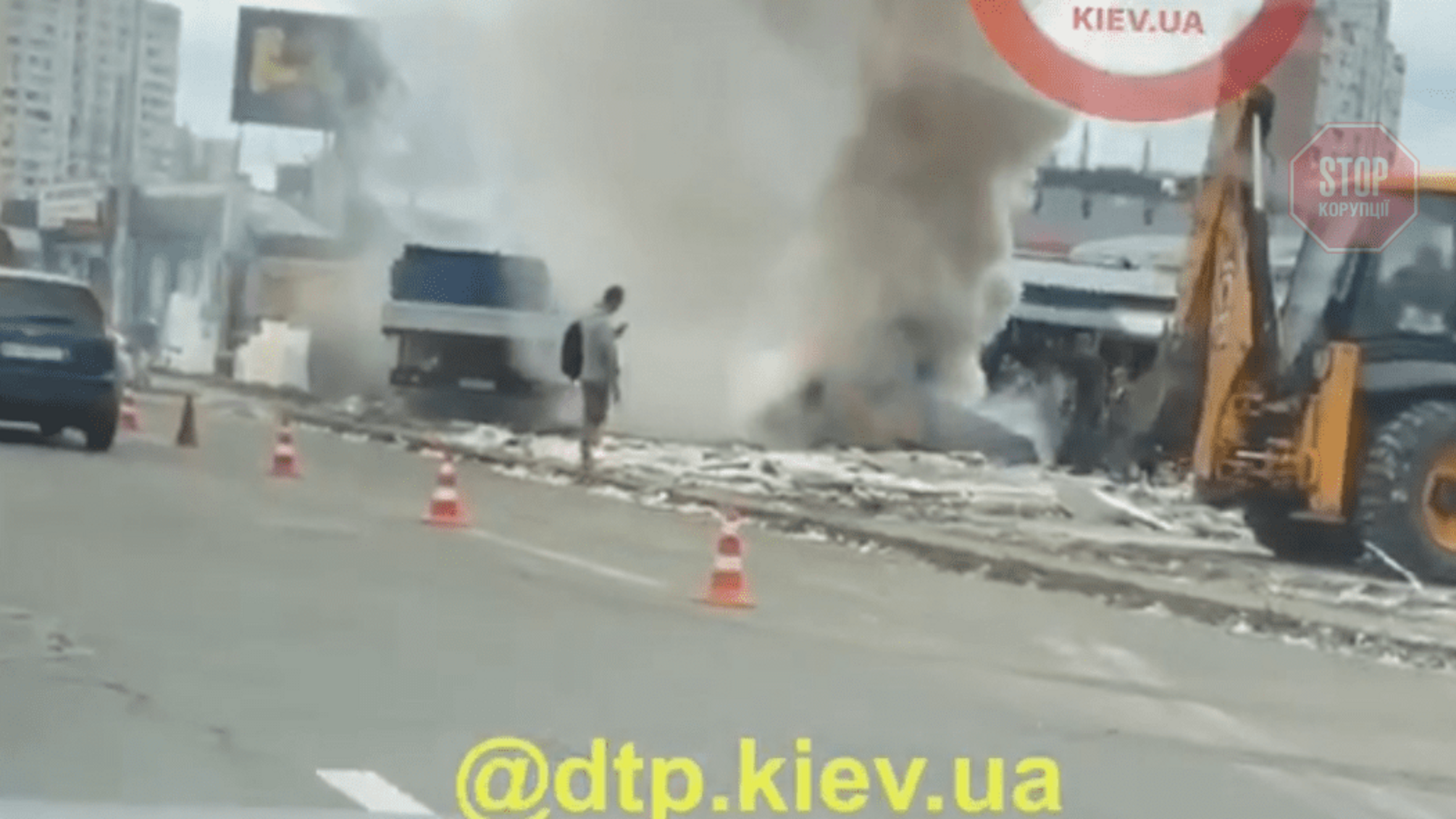 На столичному ринку 'Юність' виникла пожежа (відео)