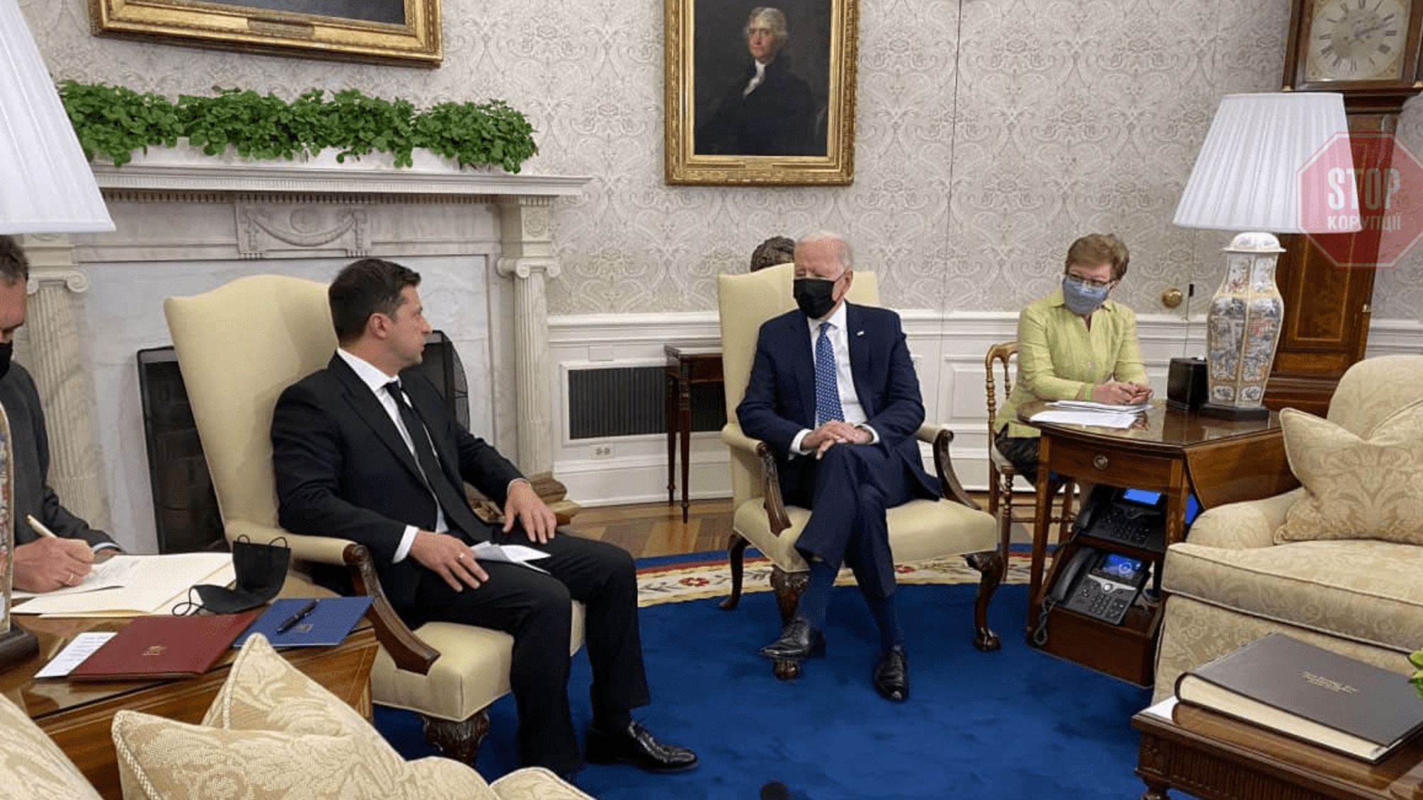 Зеленский передал Байдену список незаконно заключенных Россиею украинцев