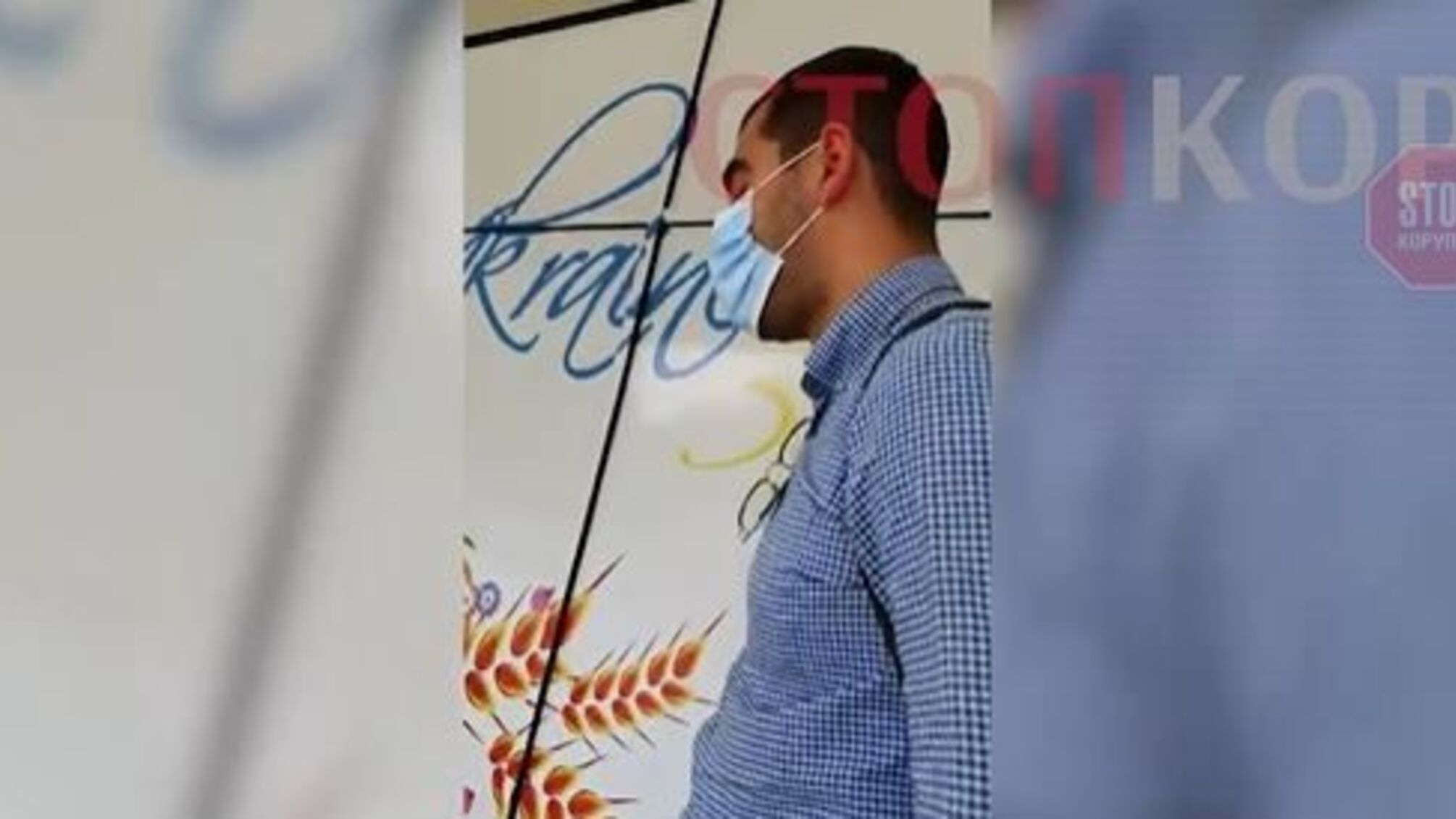 'Слуга народу' Трухін відмовився відповідати журналістам на питання про ДТП (відео)