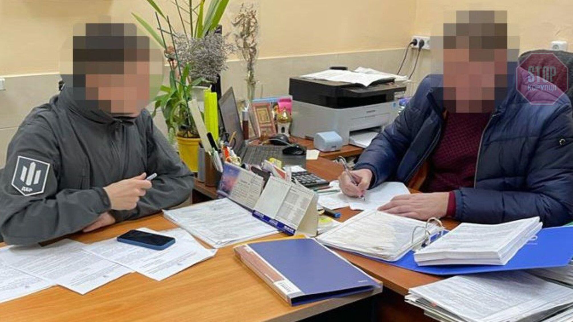 Зношене обладнання за ціною нового: ДБР викрило чиновника Донецької облради