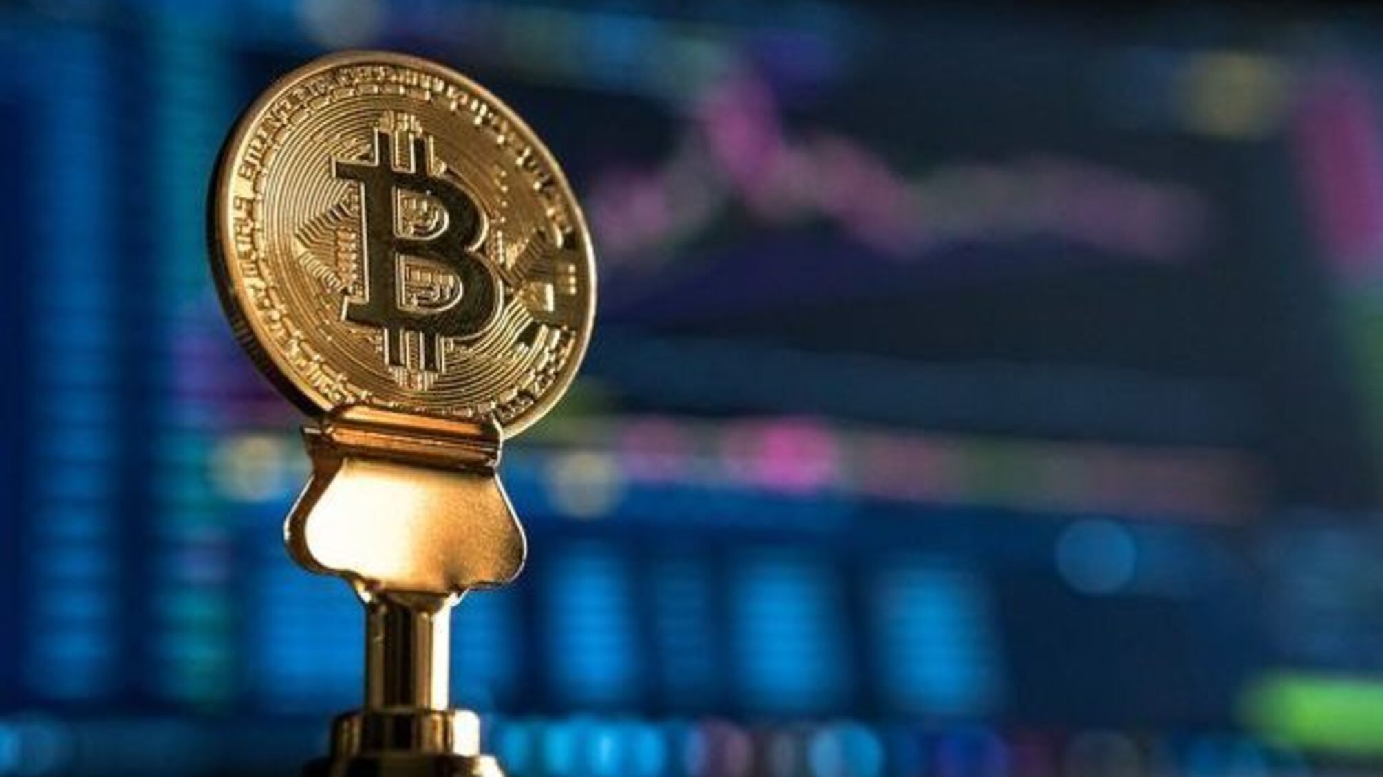 Bitcoin вперше за три місяці упав нижче $40 тисяч