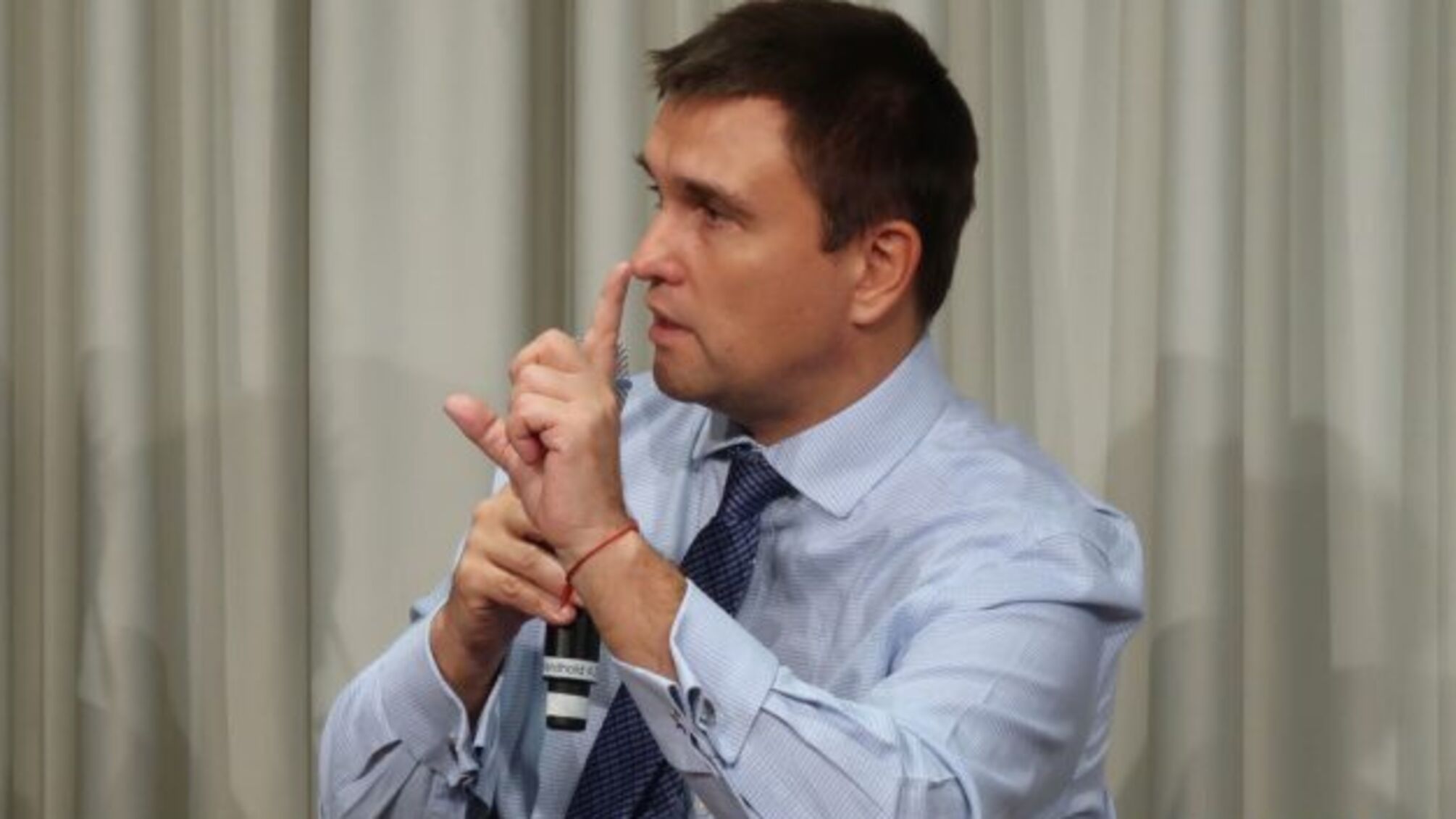 Хвилю зради через часткову евакуацію родин дипломатів розганяти не треба - Клімкін