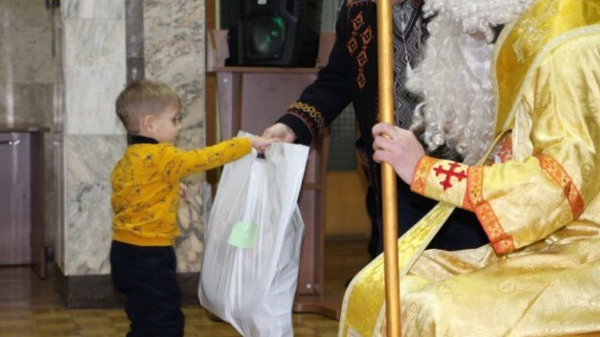 СУМ передала дітям українських воїнів різдвяні подарунки від діаспори