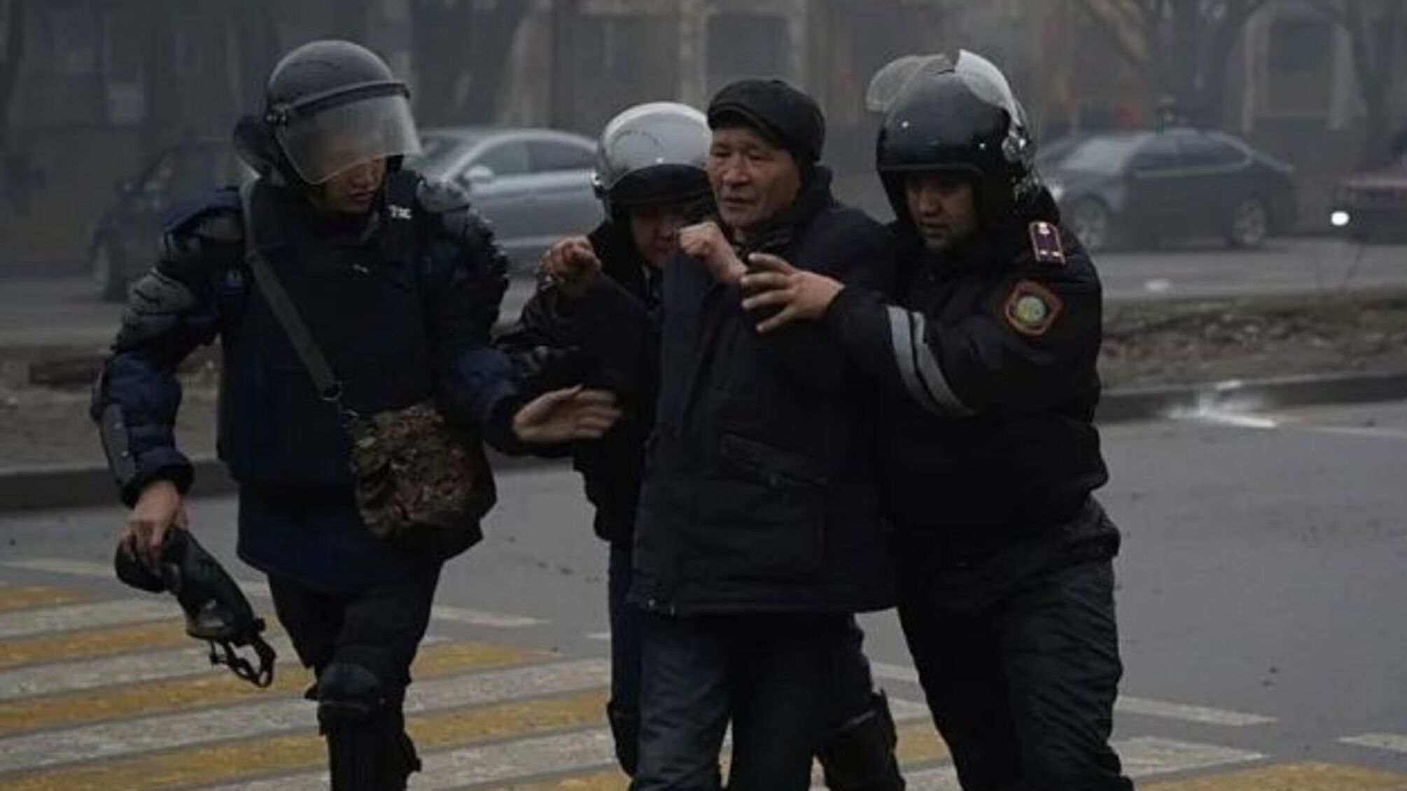 МВС Казахстану заявило про затримання понад 4400 осіб, серед них є «іноземці»