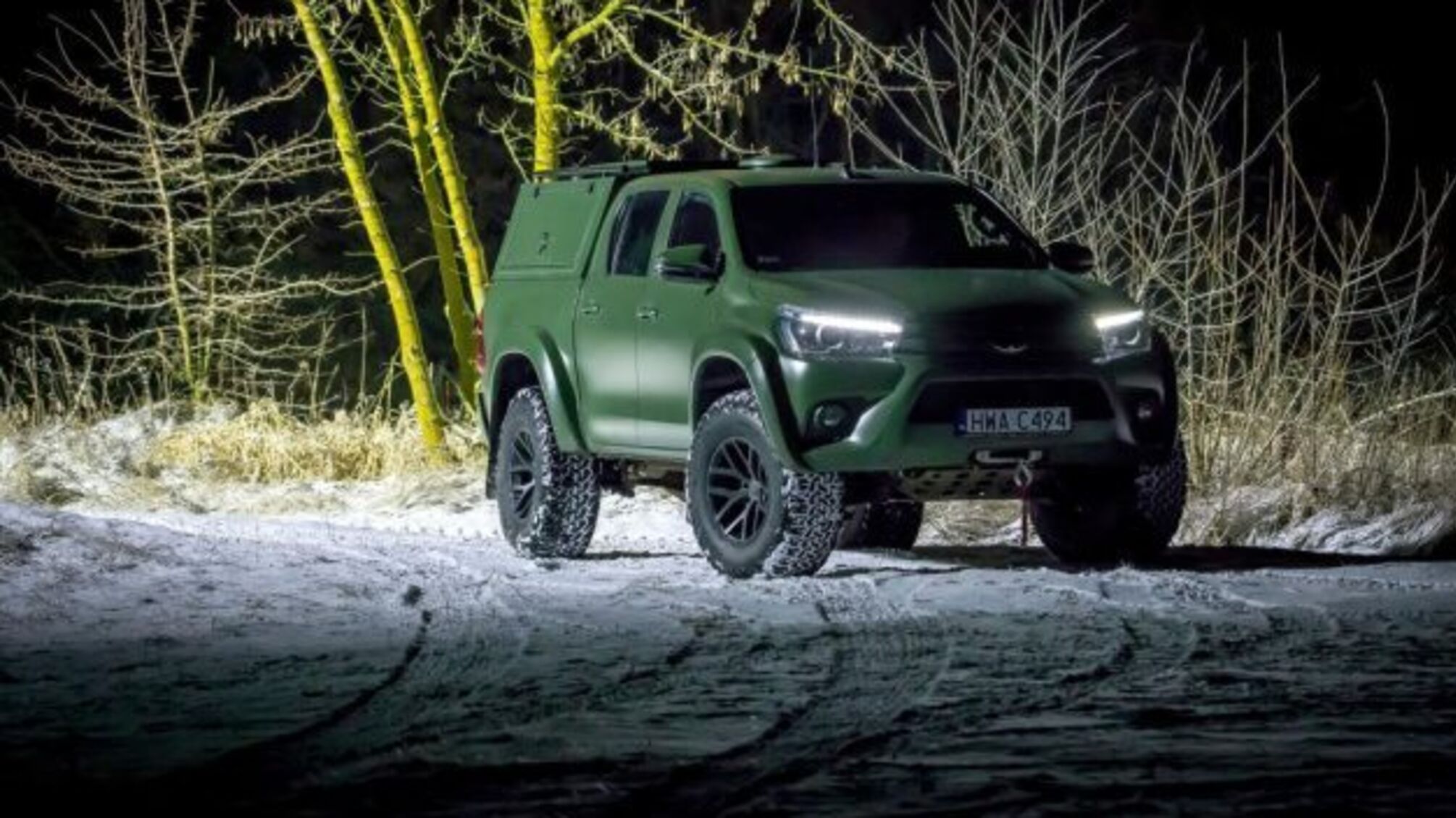 Десятки мігрантів з камінням та гілками продовжують форсувати польсько-білоруський кордон