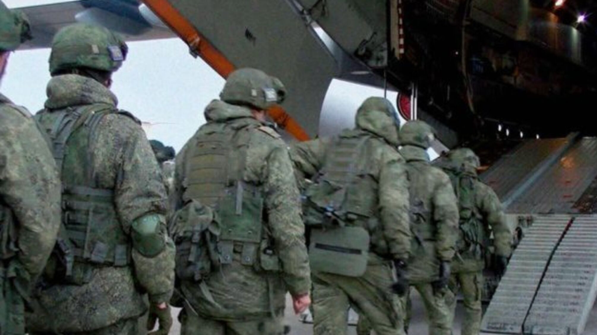 У РФ понад 75 літаків цілодобово перекидають війська до Казахстану