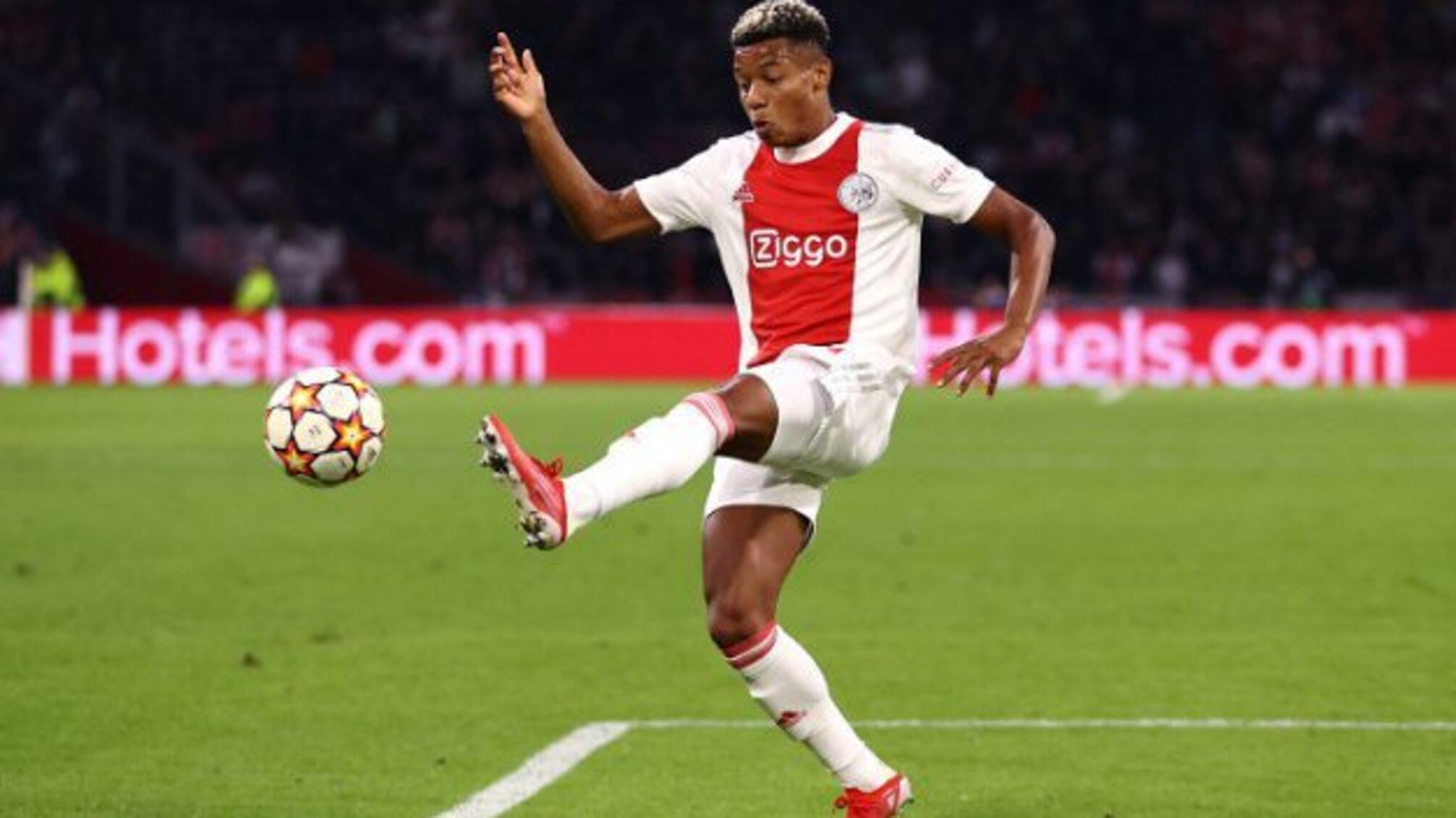 «Шахтар» узгодив контракт з вінгером «Аякса» Нересом