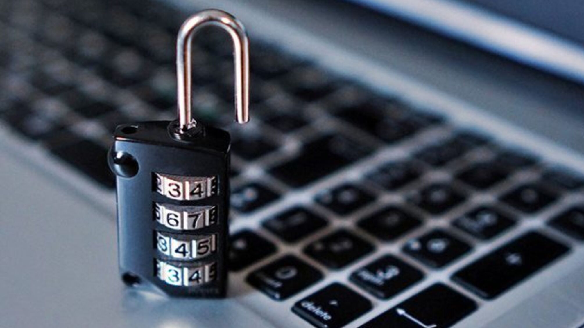 В Україні поновили роботу майже всі сайти, які постраждали від кібератаки