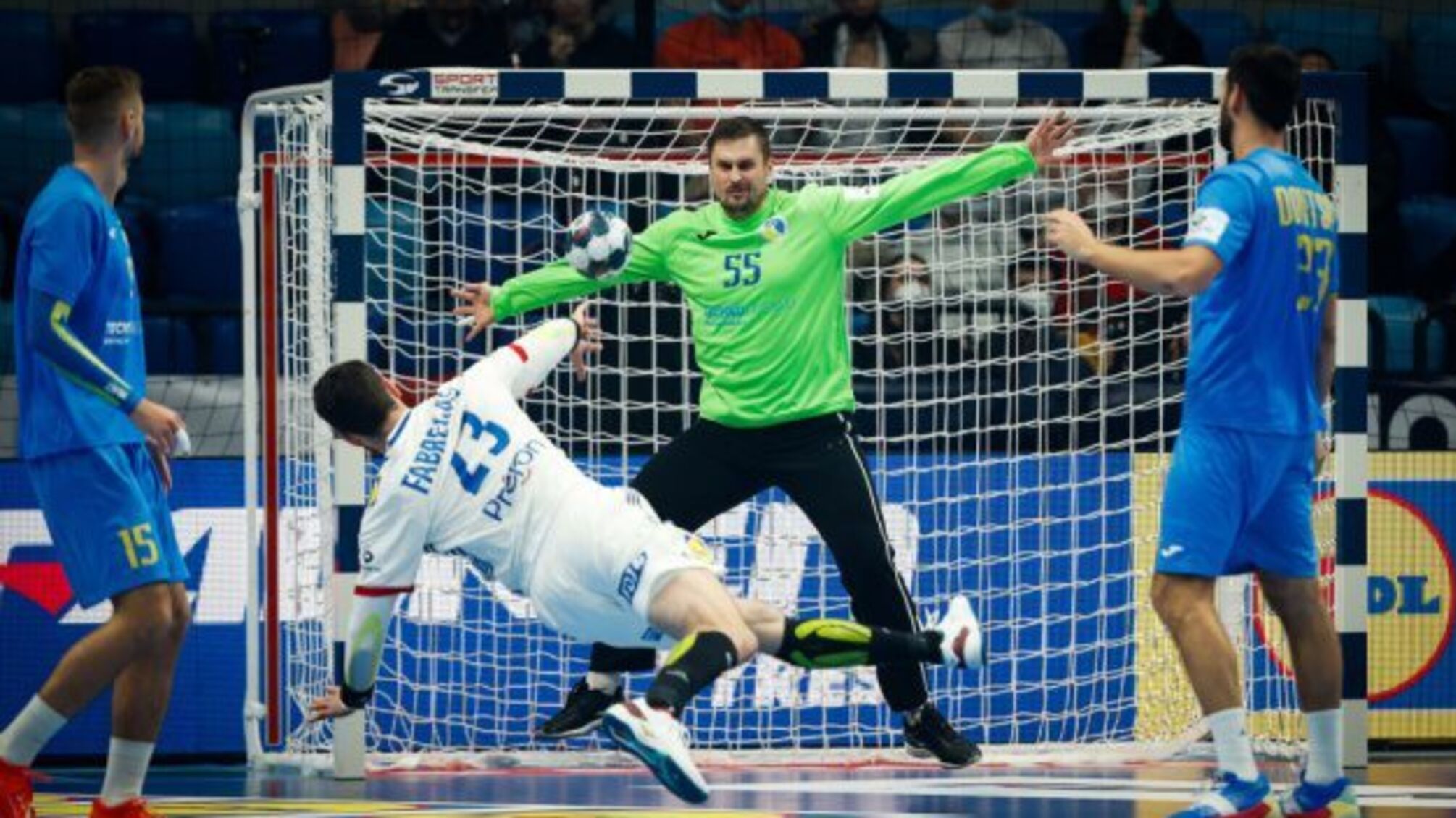 Збірна України з гандболу після третьої поразки достроково залишає Євро-2022