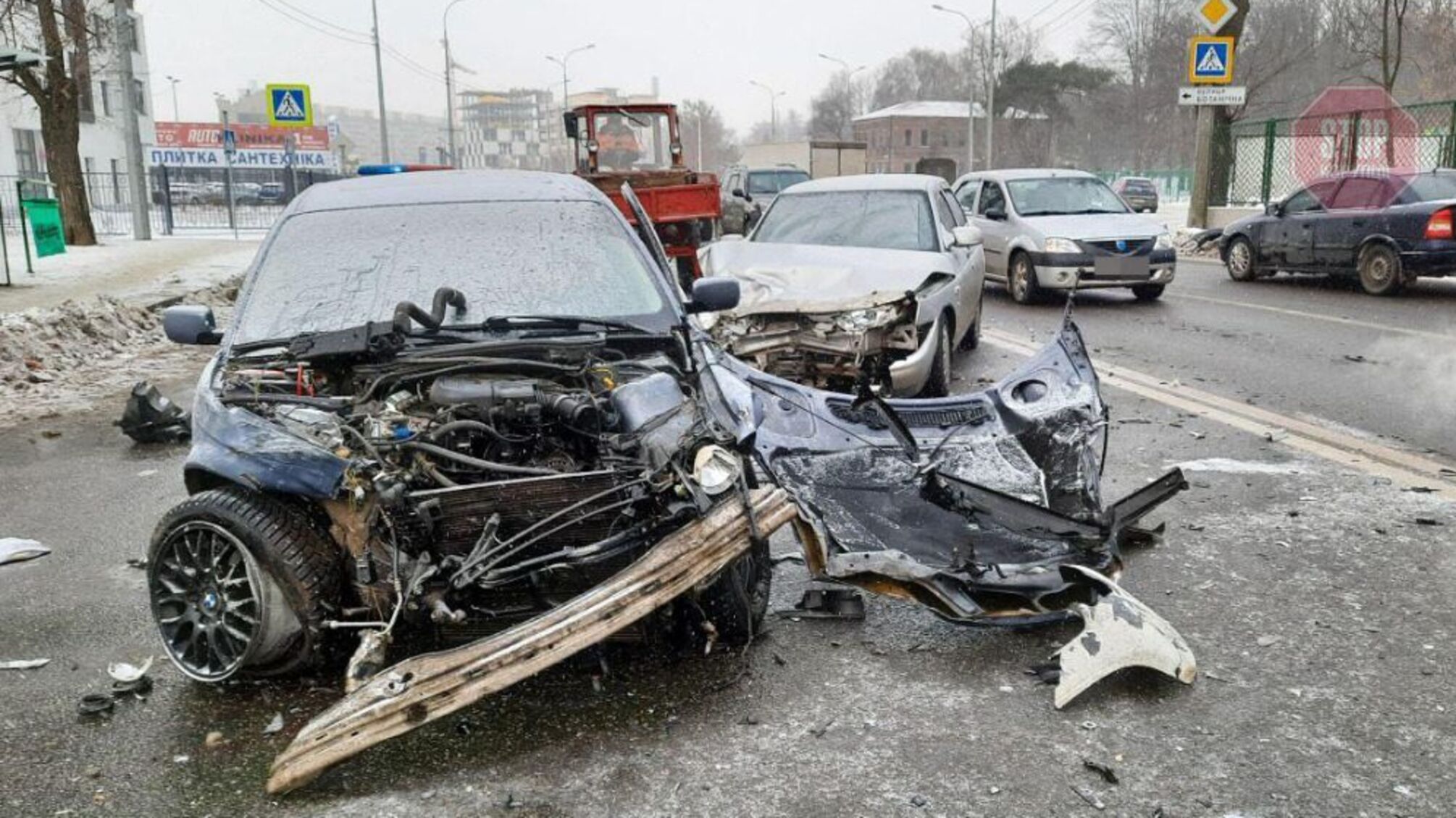 В Харькове полицейская на иномарке устроила тройное ДТП, есть пострадавшие