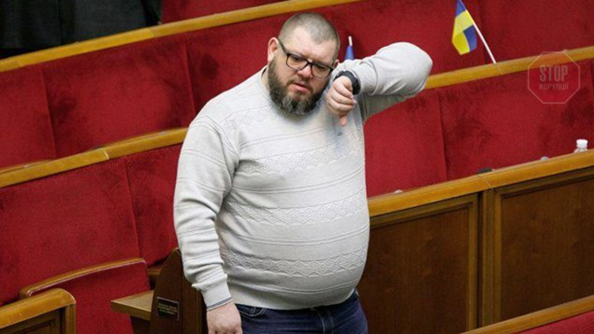 Приймальня-схованка для піщаних нелегалів? Нардеп Галушко – знову під прицілом активістів (фото)