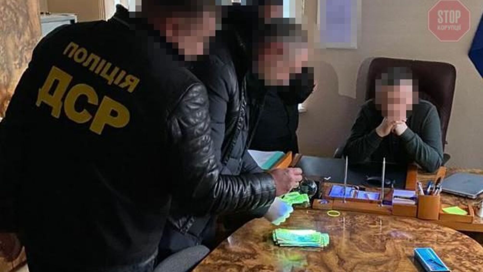 В Хмельницкой области поймали руководителя госпредприятия Минобороны на взятке (фото)