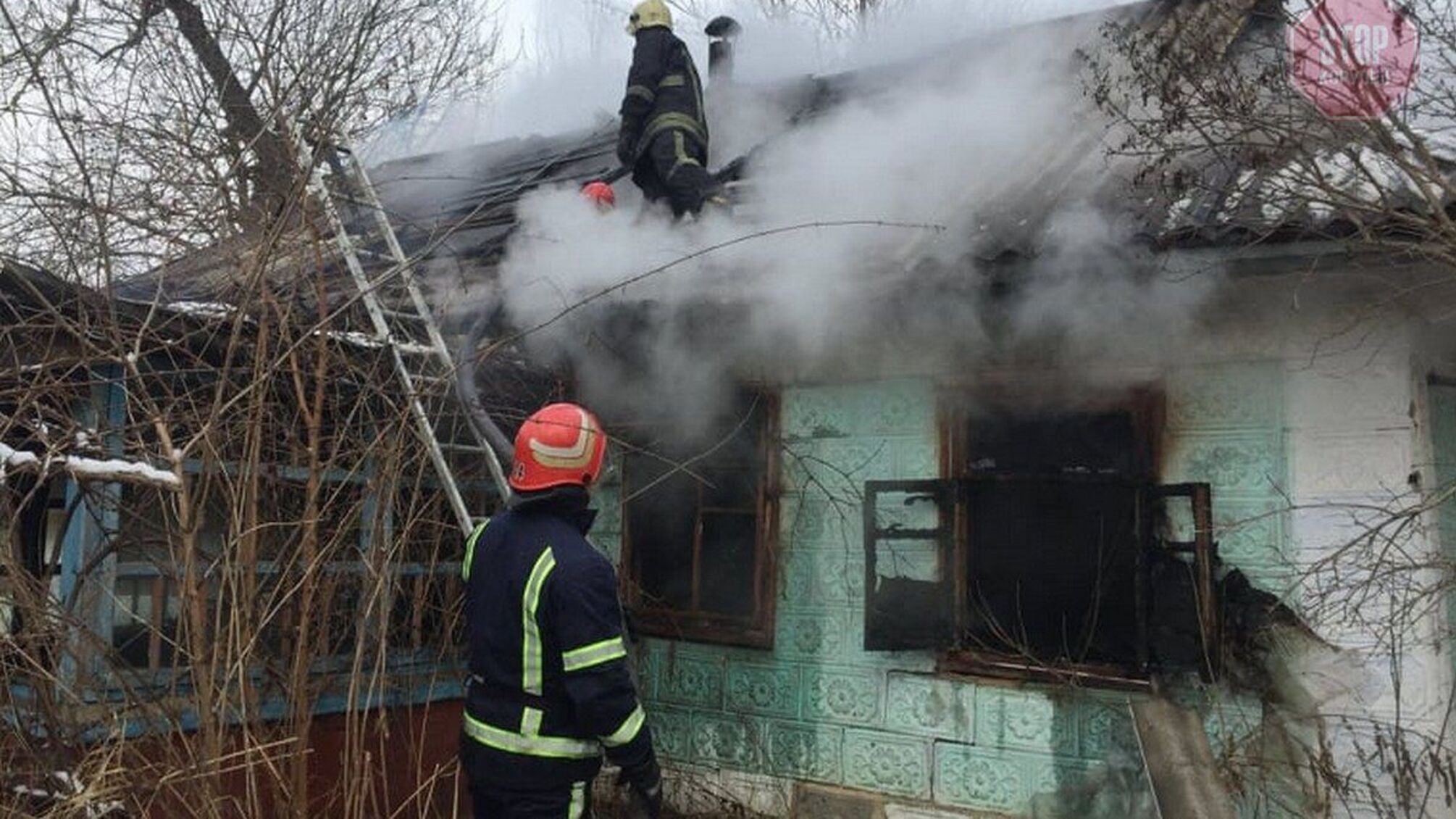 В Винницкой области сгорел жилой дом, есть погибшие (фото)