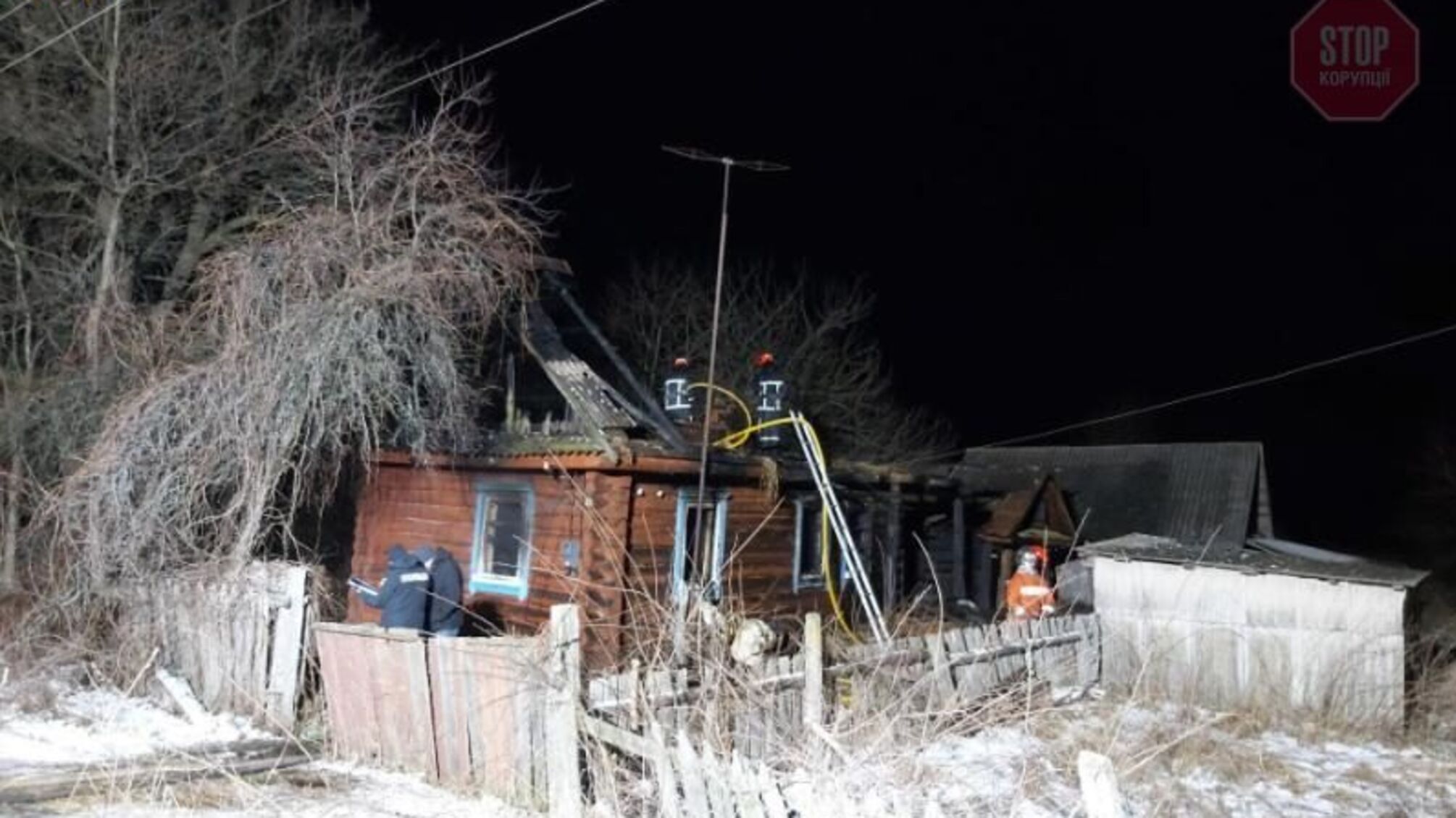 На Житомирщині у пожежі загинула жінка зі своєю донькою (фото)