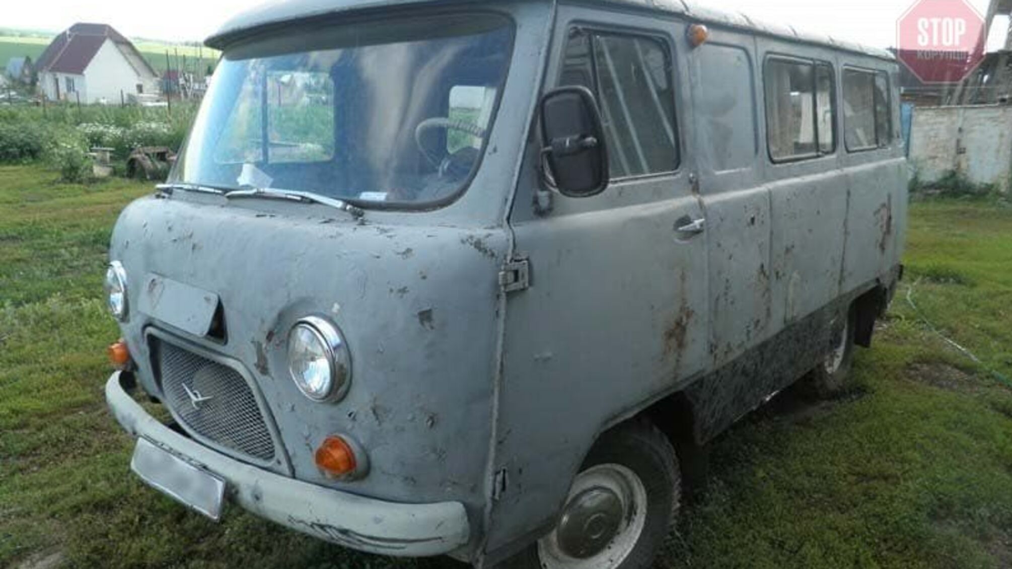 Новый заместитель министра образования ездит на сорокалетнем УАЗе