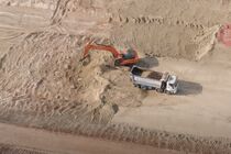 Намили мільйон тонн: на Київщині ІТ-компанія організувала незаконний видобуток піску