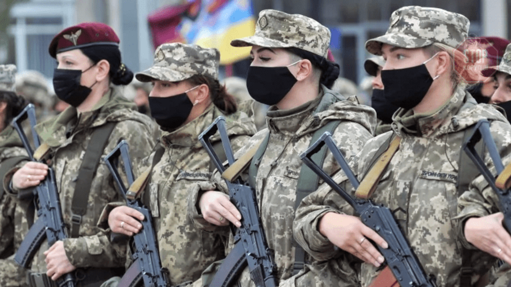 Очень широкий список профессий: Зеленский раскритиковал вопрос военного учета для женщин