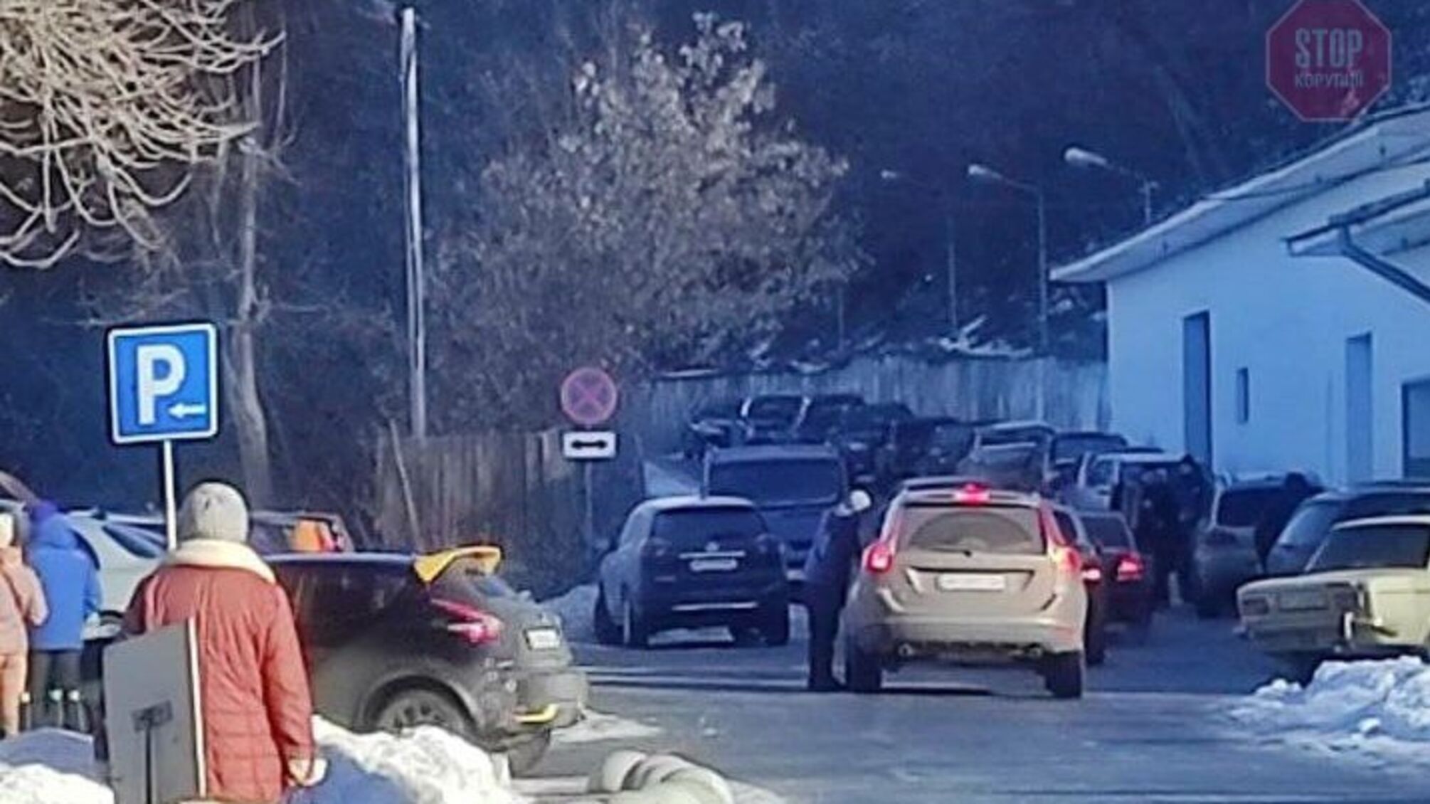 Святогірська лавра в облозі автівок: міськрада не діє