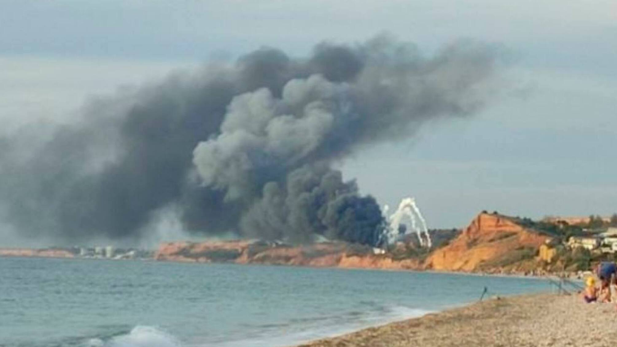 В Крыму – взрывается и дымит на аэродроме 'Бельбек' возле Севастополя – что известно (обновлени)