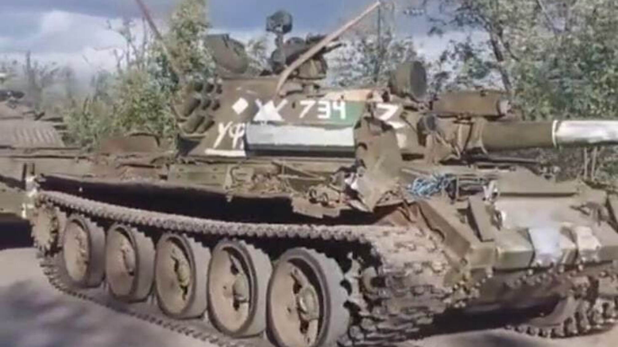 ВСУ захватили роосийский танк Т-62 на Херсонском направлении.