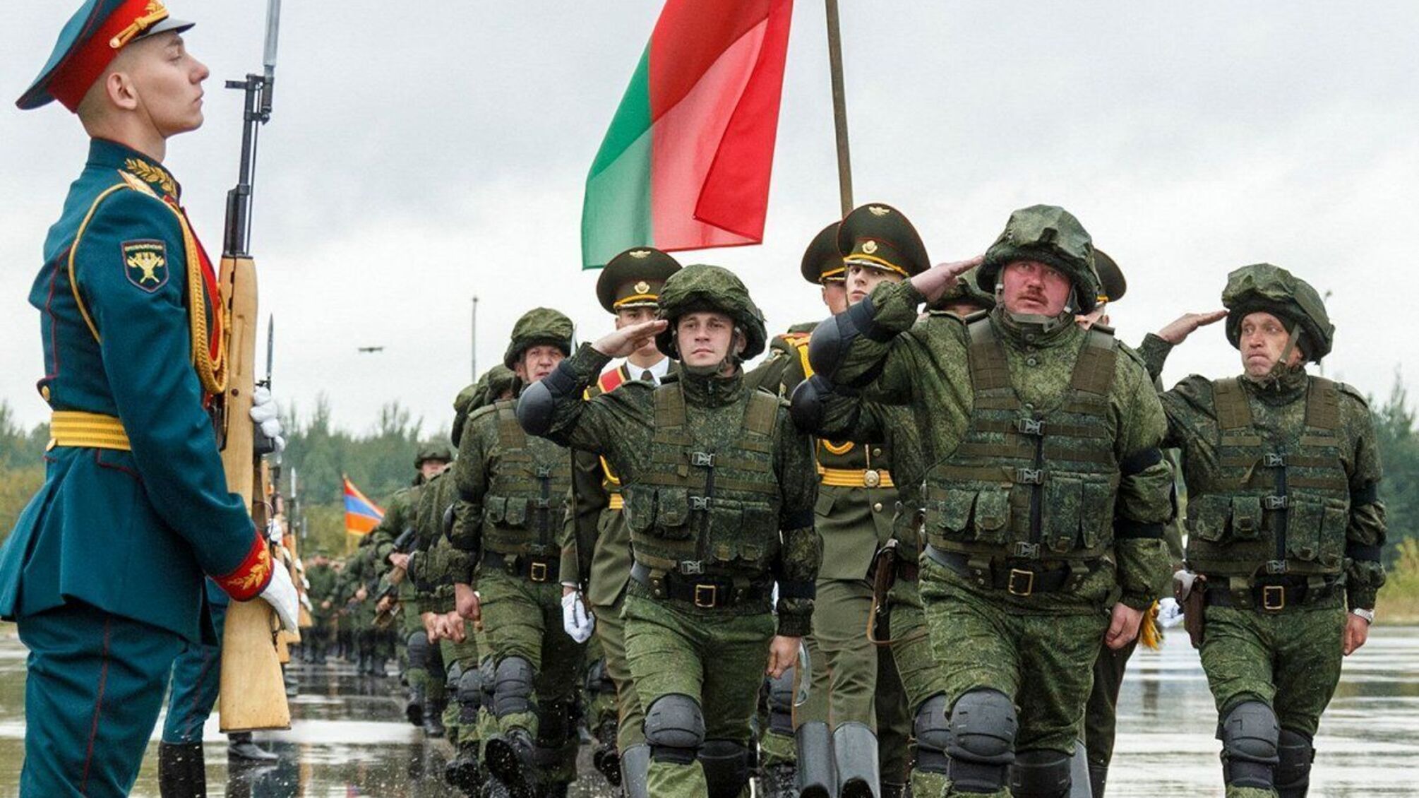 Беларусь готовится к 'нападению' и угрожает превентивными мерами