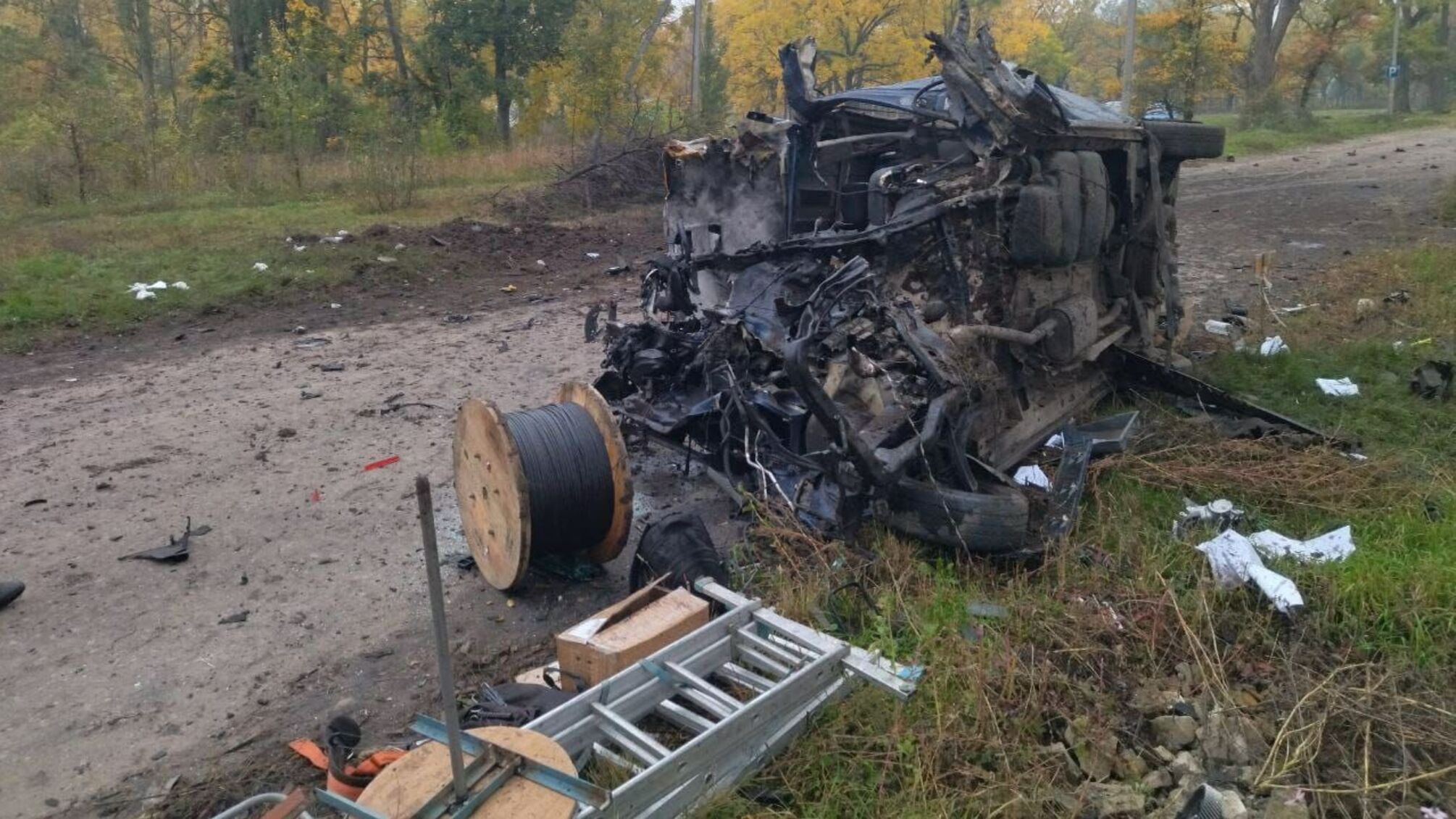 В Сумской области на вражеской мине подорвался автомобиль связистов 'Укртелекома', есть жертвы