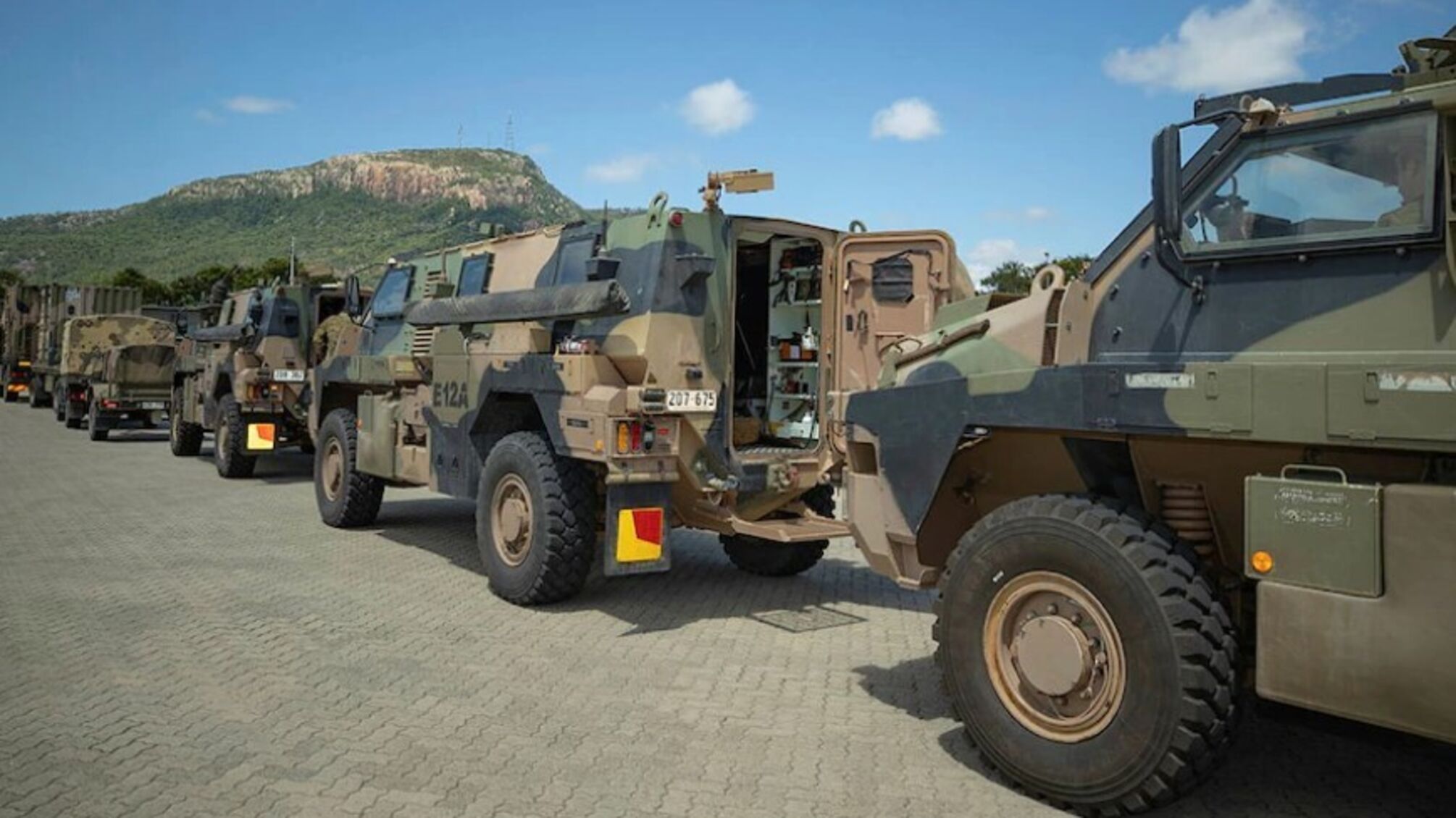 Австралия отправит Украине новую партию бронетранспортеров Bushmaster