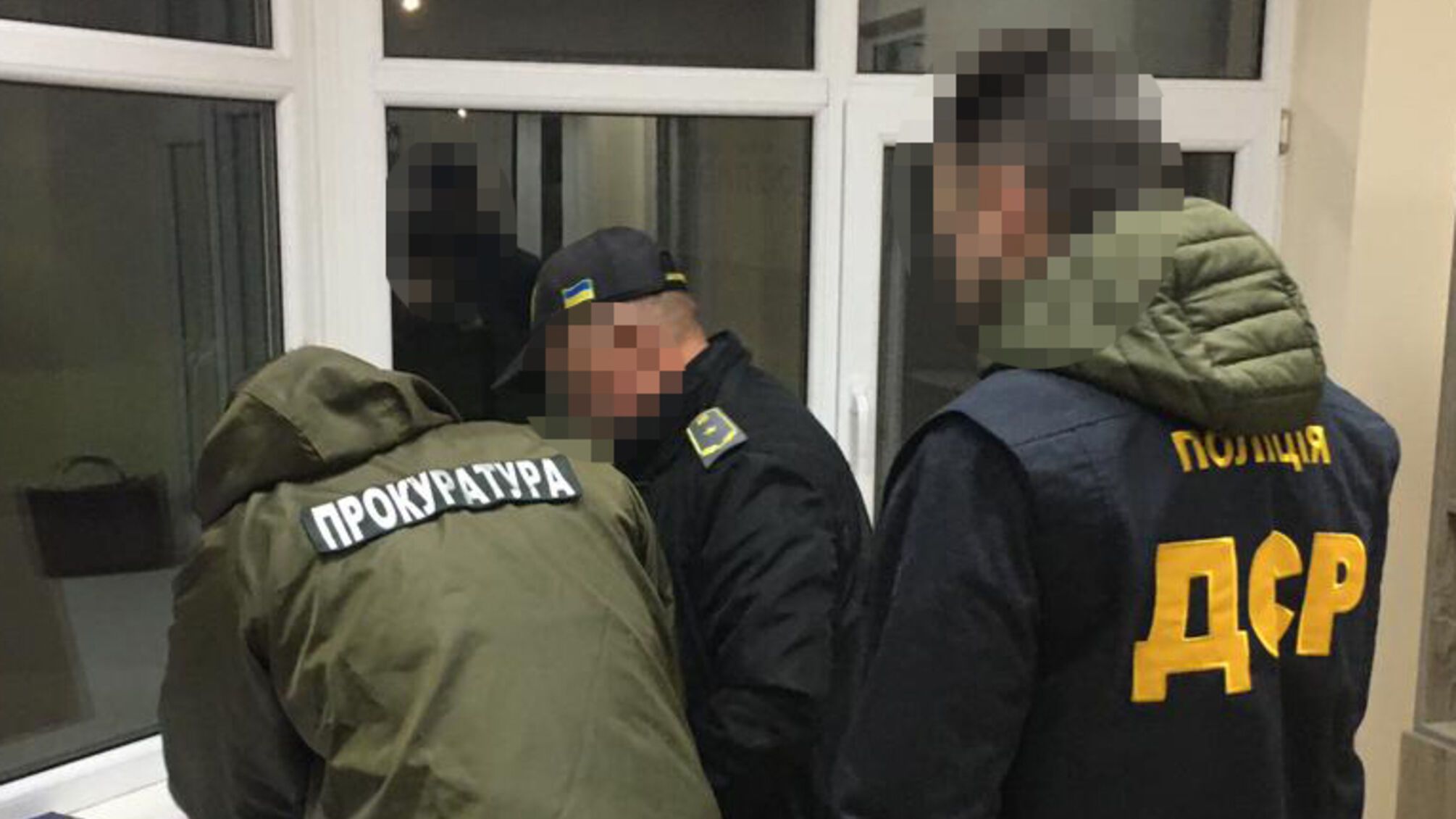 80 млн гривен убытков: на Буковине 'поймали' двух таможенников, которые помогли табачным контрабандистам (фото)