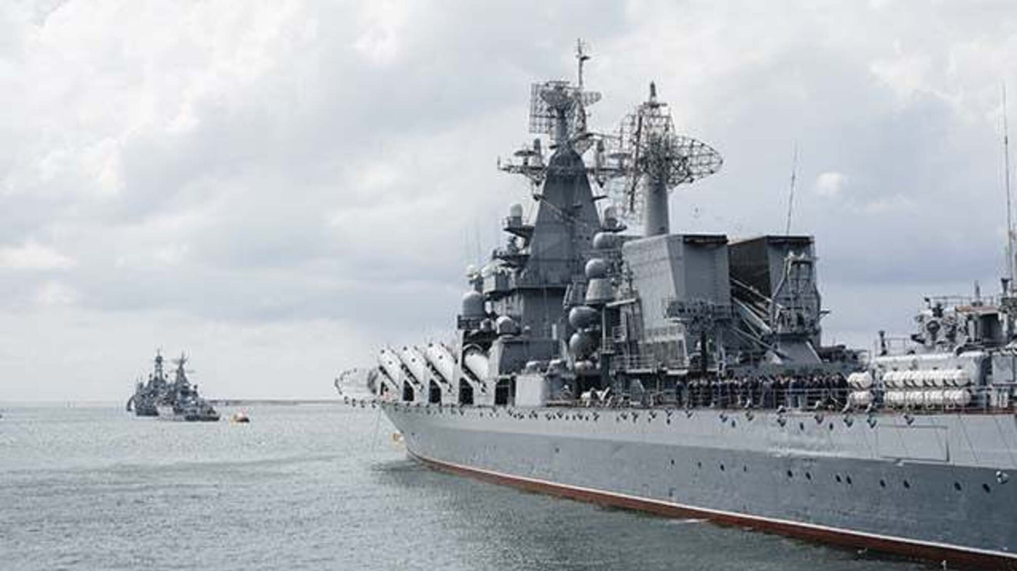  Наслідки ранкових вибухів у Севастополі: ймовірно фрегат 'Адмірал Макаров' пошкоджено