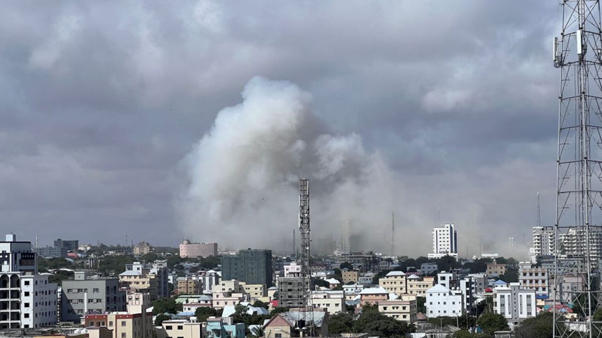 У столиці Сомалі теракт, загинули щонайменше 100 людей: що відомо